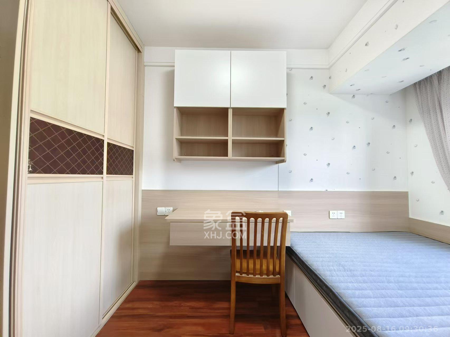 绿地中央广场  3室2厅2卫    3300.0元/月 绿地中央广场  3室2厅2卫    3300.0元/月室内图