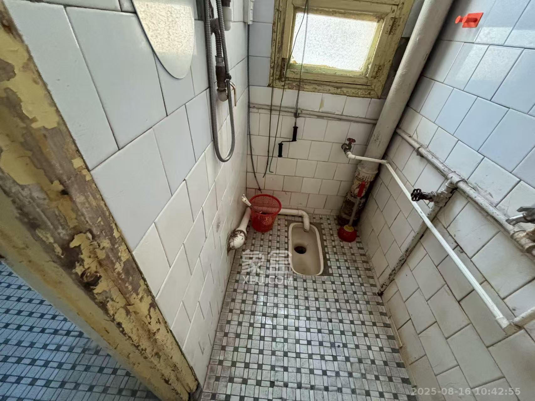 长沙县公路管理局单位房 1室2厅1卫 1500.0元/月 长沙县公路管理局单位房 1室2厅1卫 1500.0元/月室内图