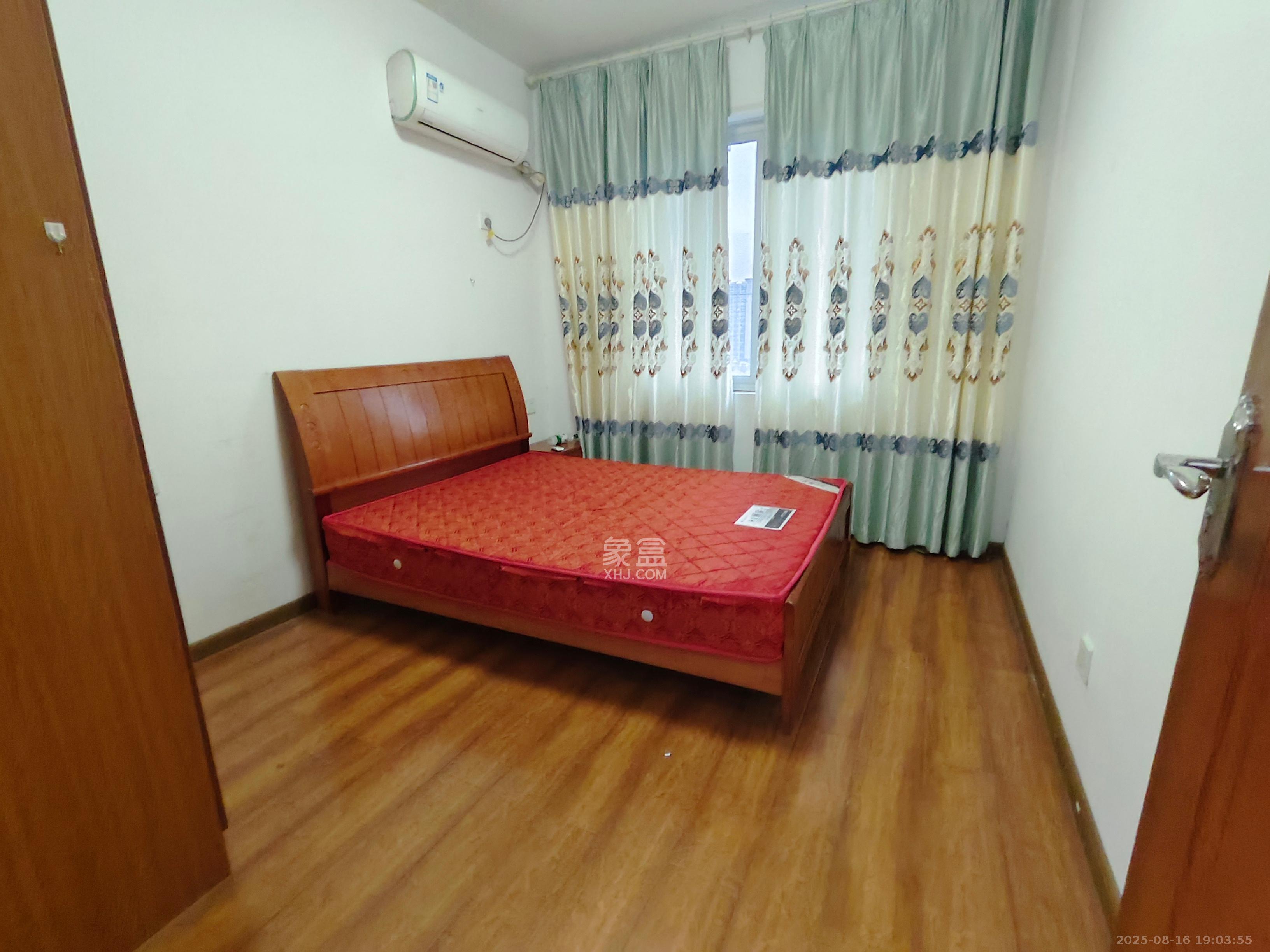 菁华源  3室1厅2卫   2400.00元/月室内图