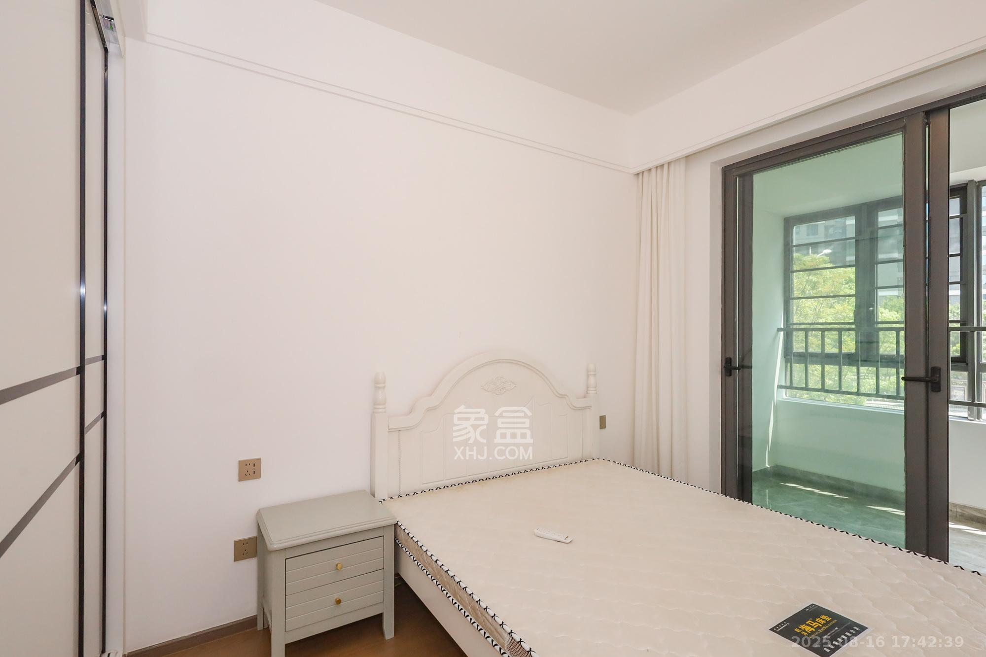 复地滨江金融中心  4室2厅2卫    228.0万卧室