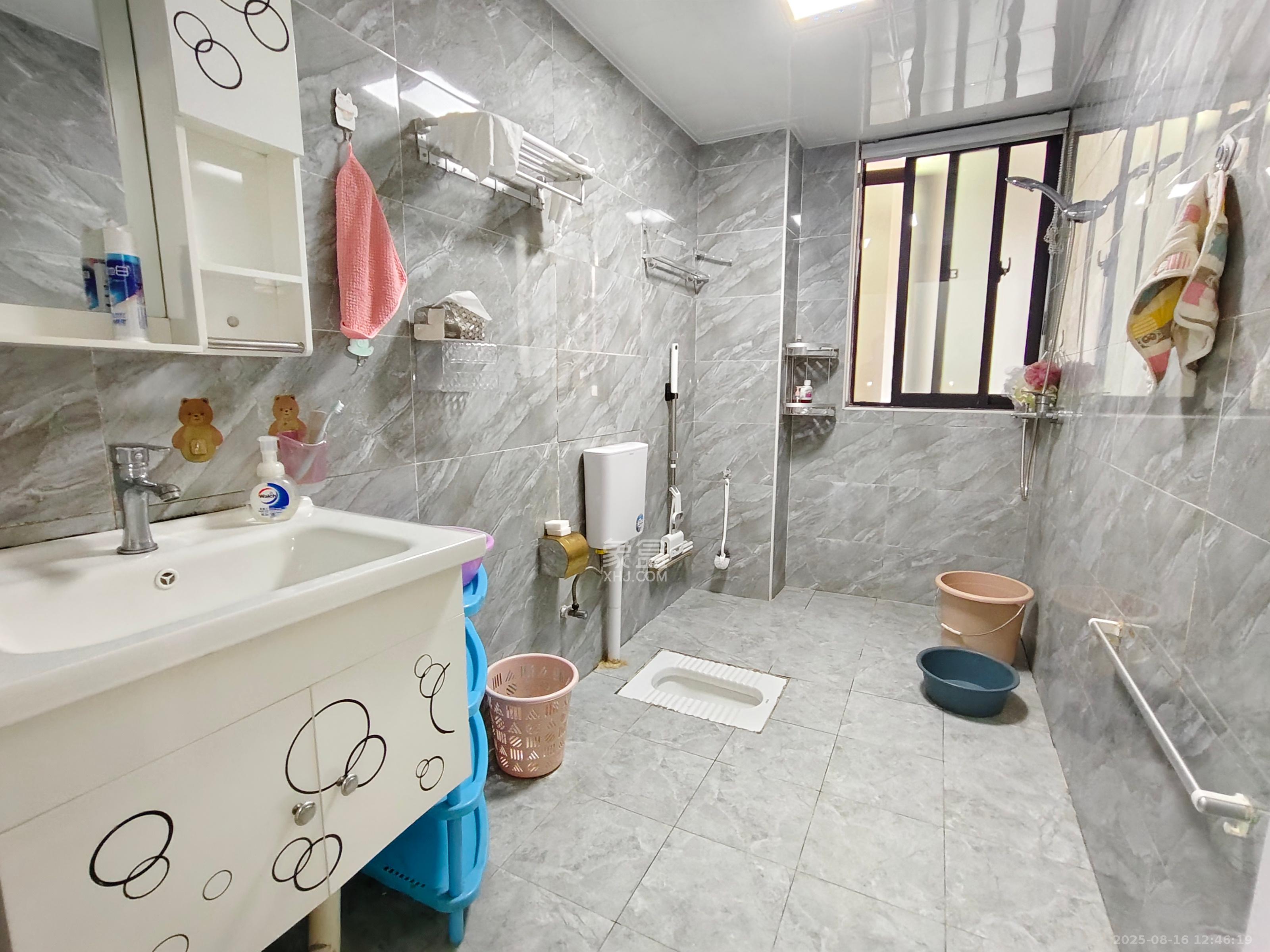 康桥长郡  3室2厅2卫    2300.0元/月室内图