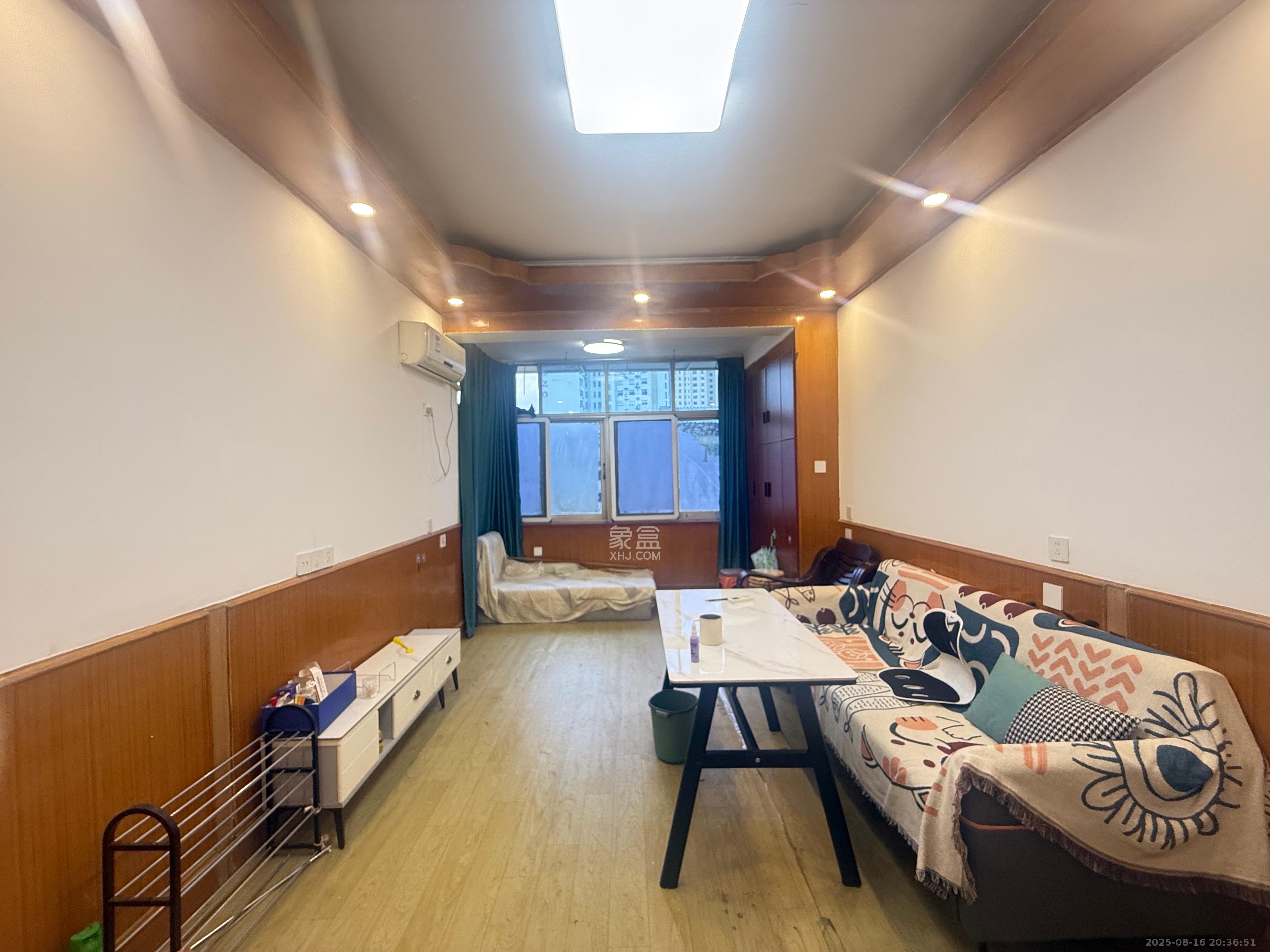 德政园  3室2厅2卫    2300.0元/月室内图