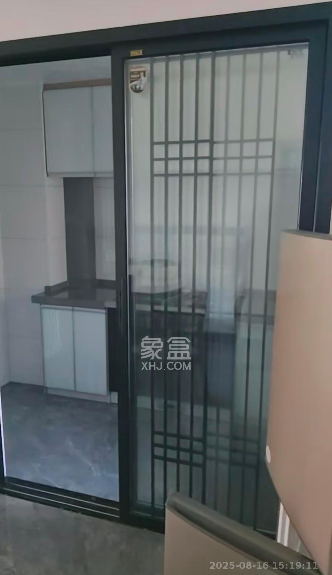 和润园三期 3室2厅1卫 2600.0元/月 和润园三期 3室2厅1卫 2600.0元/月室内图