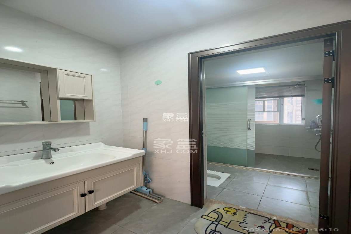 荣盛花语城  4室2厅2卫    2400.0元/月 荣盛花语城  4室2厅2卫    2400.0元/月室内图