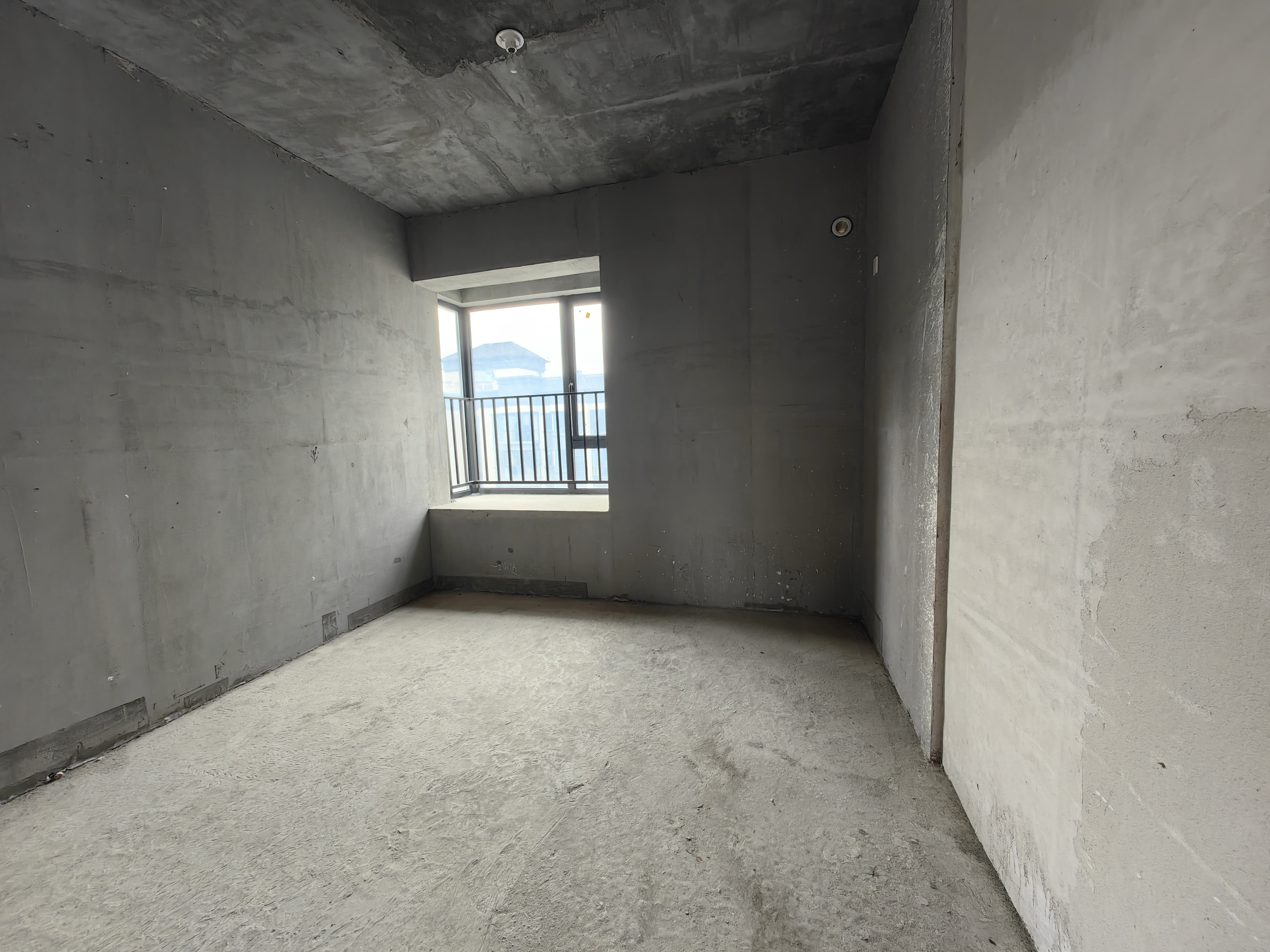 中建凤栖台  4室2厅2卫    53.8万客厅