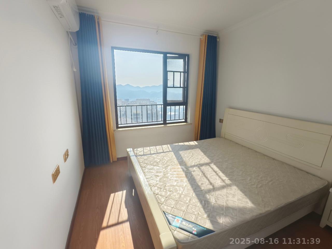 卓越浅水湾  3室2厅2卫    2800.0元/月 卓越浅水湾  3室2厅2卫    2800.0元/月室内图