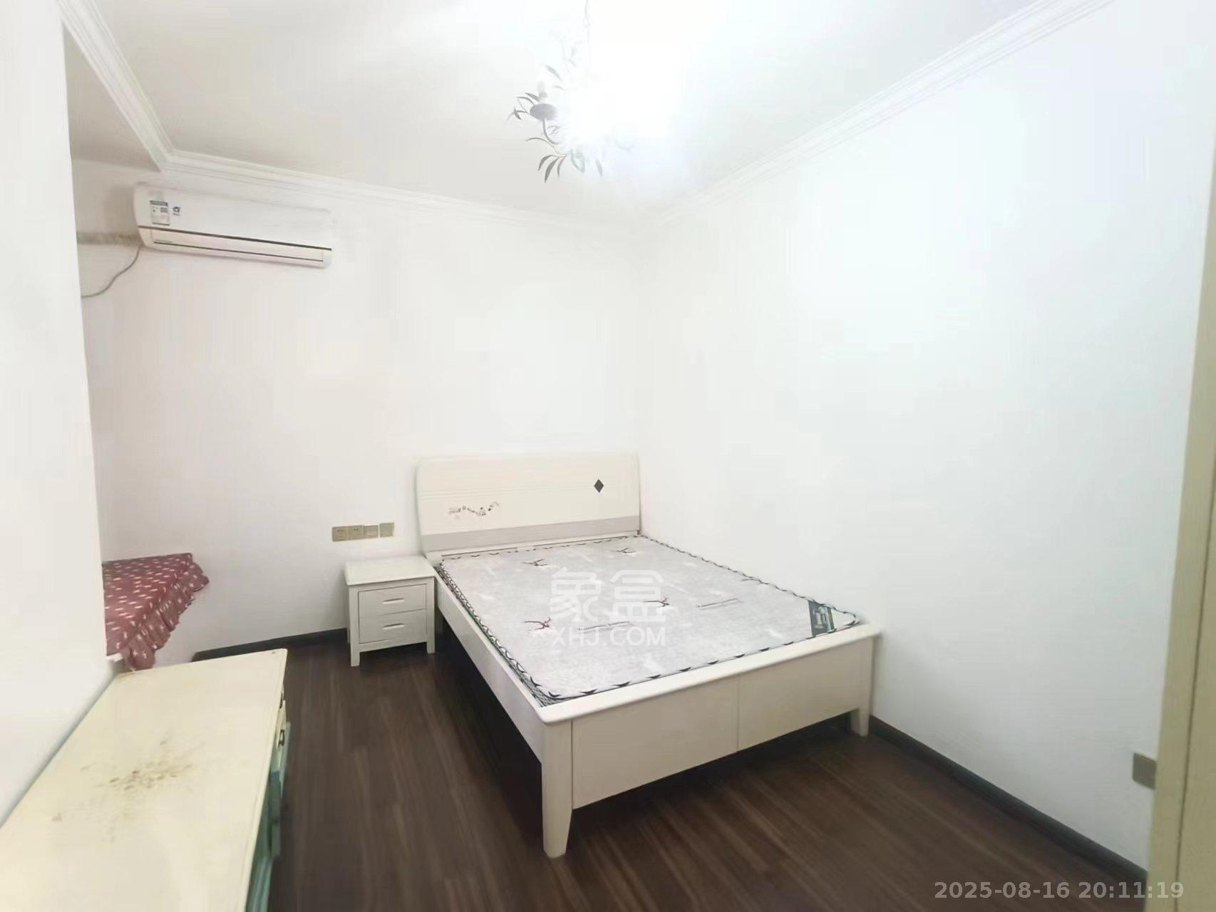 长房时代城  3室2厅2卫   3200.00元/月室内图