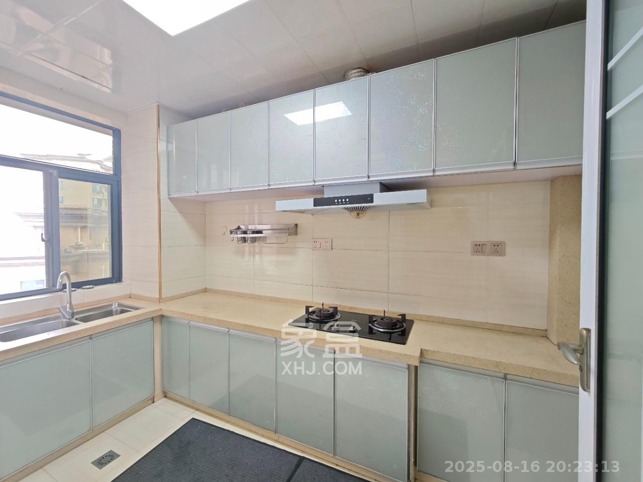 中南红领邦(红星嘉和苑) 3室2厅2卫 2400.0元/月 中南红领邦(红星嘉和苑) 3室2厅2卫 2400.0元/月室内图