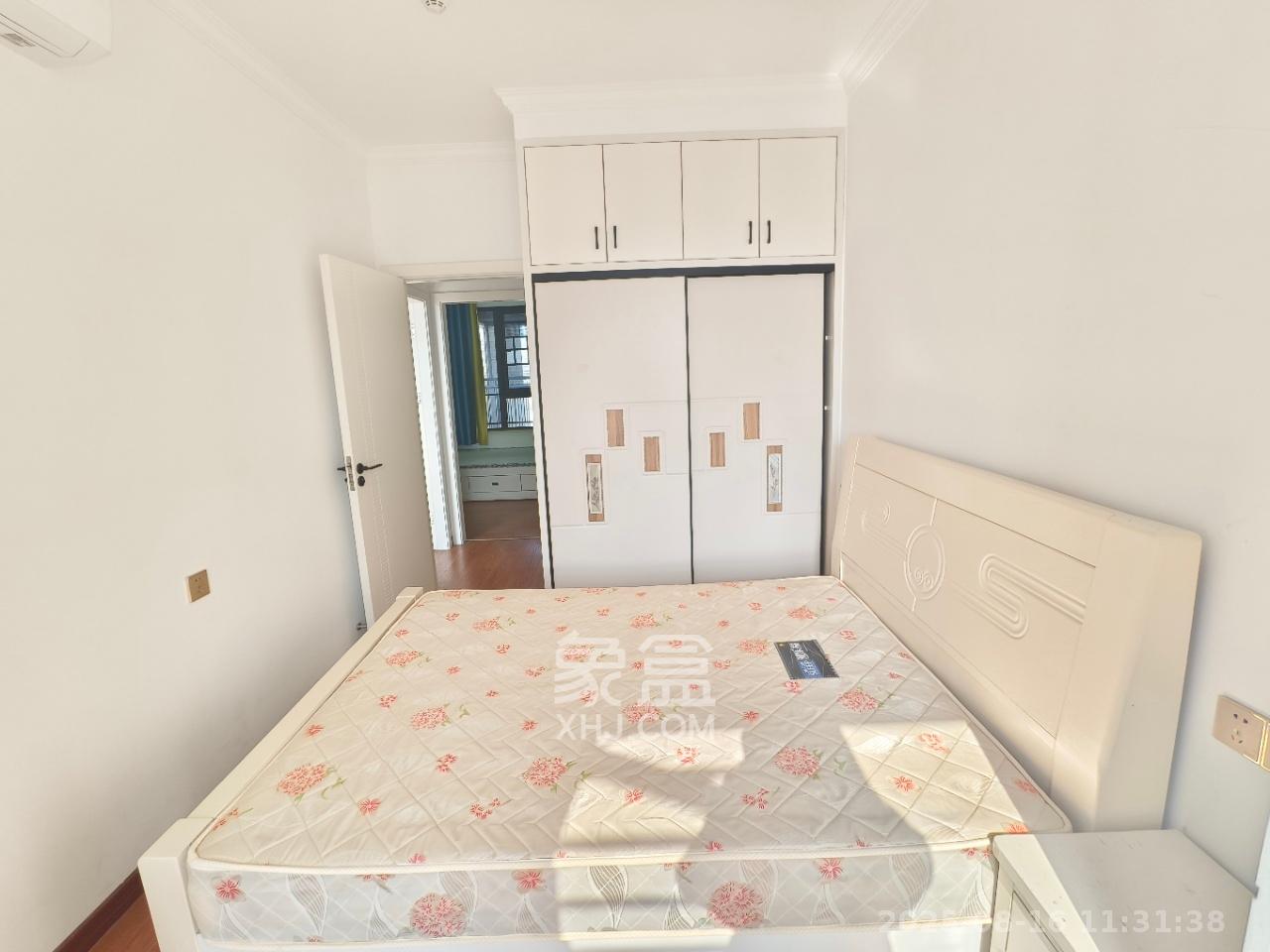 卓越浅水湾  3室2厅2卫    2800.0元/月 卓越浅水湾  3室2厅2卫    2800.0元/月室内图