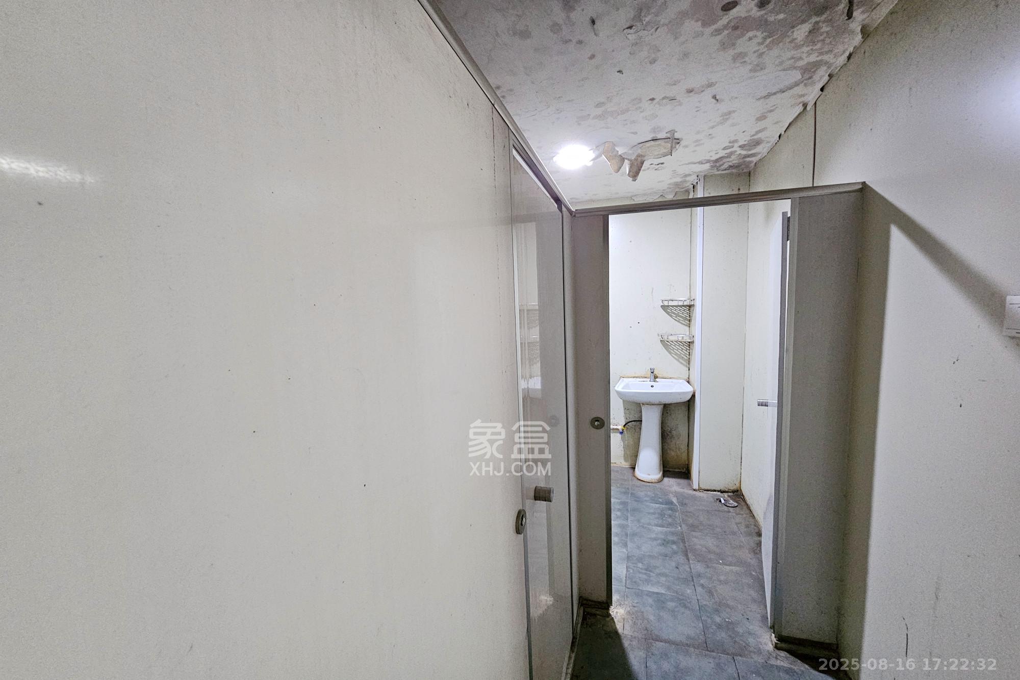 融科檀香山(融科紫檀、香山国际) 4室2厅1卫 4000.0元/月 融科檀香山(融科紫檀、香山国际) 4室2厅1卫 4000.0元/月室内图