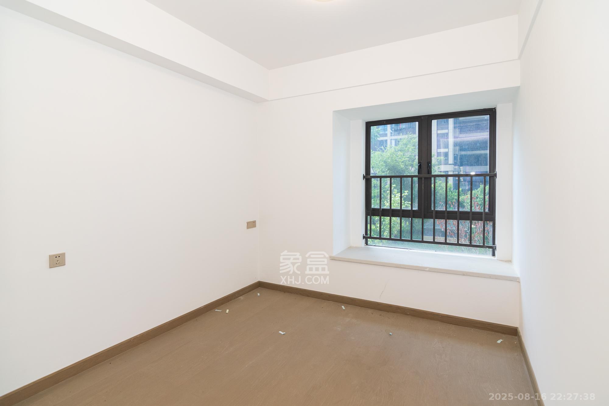 阳光城联利悦澜府  4室2厅2卫    93.0万 阳光城联利悦澜府  4室2厅2卫    93.0万卧室