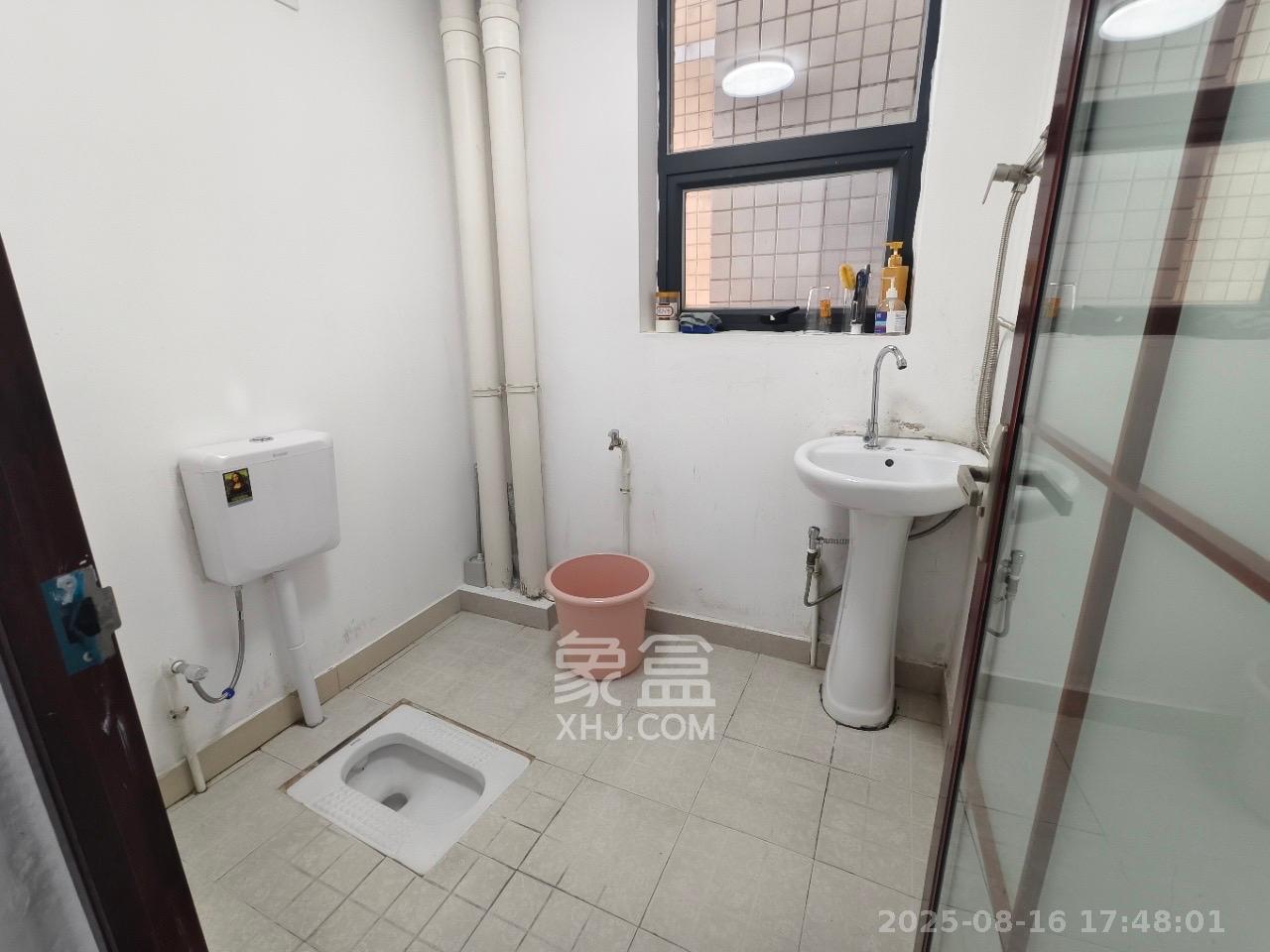 凯通国际城(凯通朝庭) 3室2厅1卫 2700.0元/月 凯通国际城(凯通朝庭) 3室2厅1卫 2700.0元/月室内图