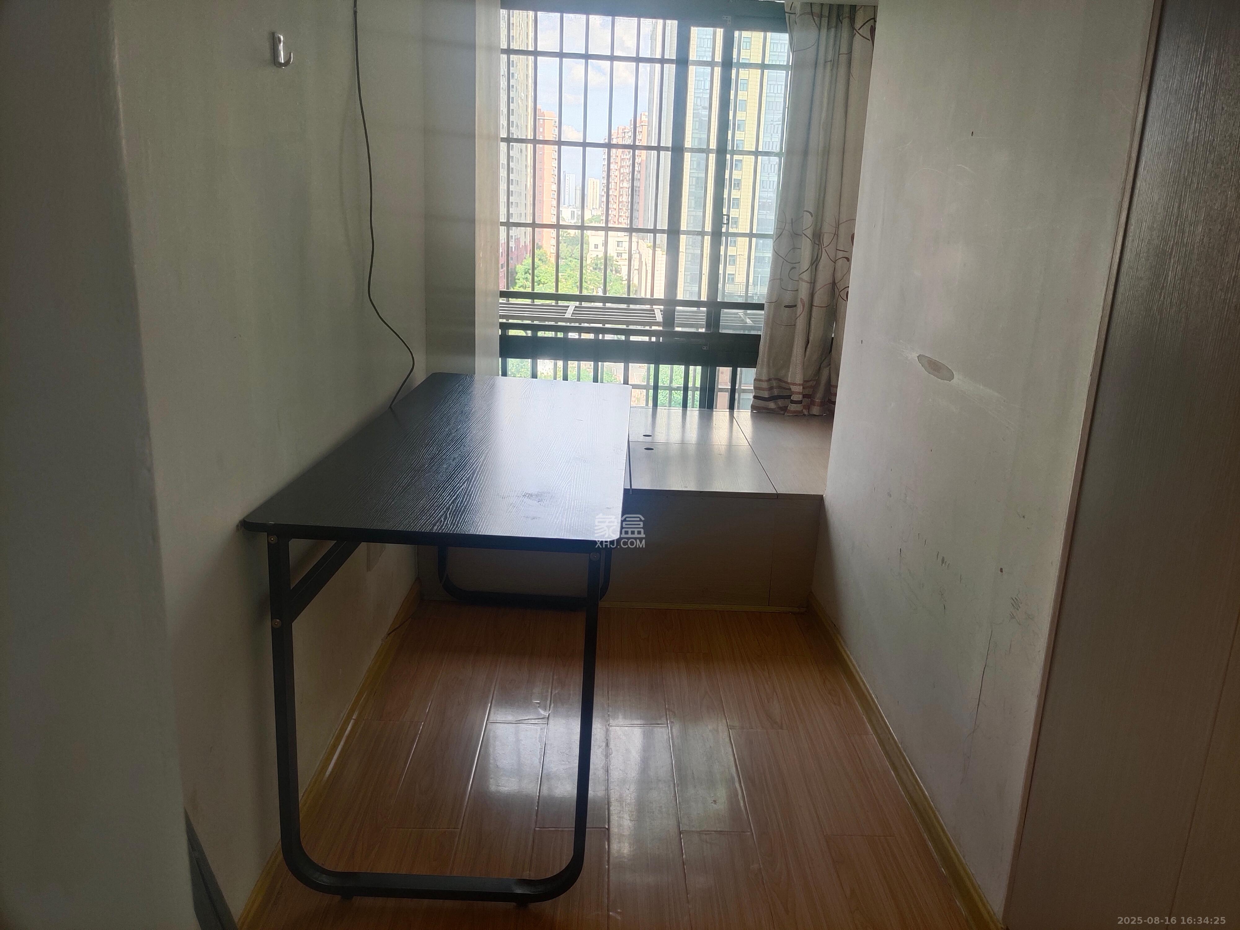时代公馆  2室1厅1卫   1700.00元/月室内图