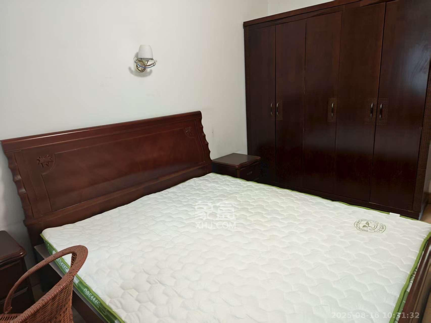 石佳冲小区 3室2厅1卫 2000.0元/月 石佳冲小区 3室2厅1卫 2000.0元/月室内图