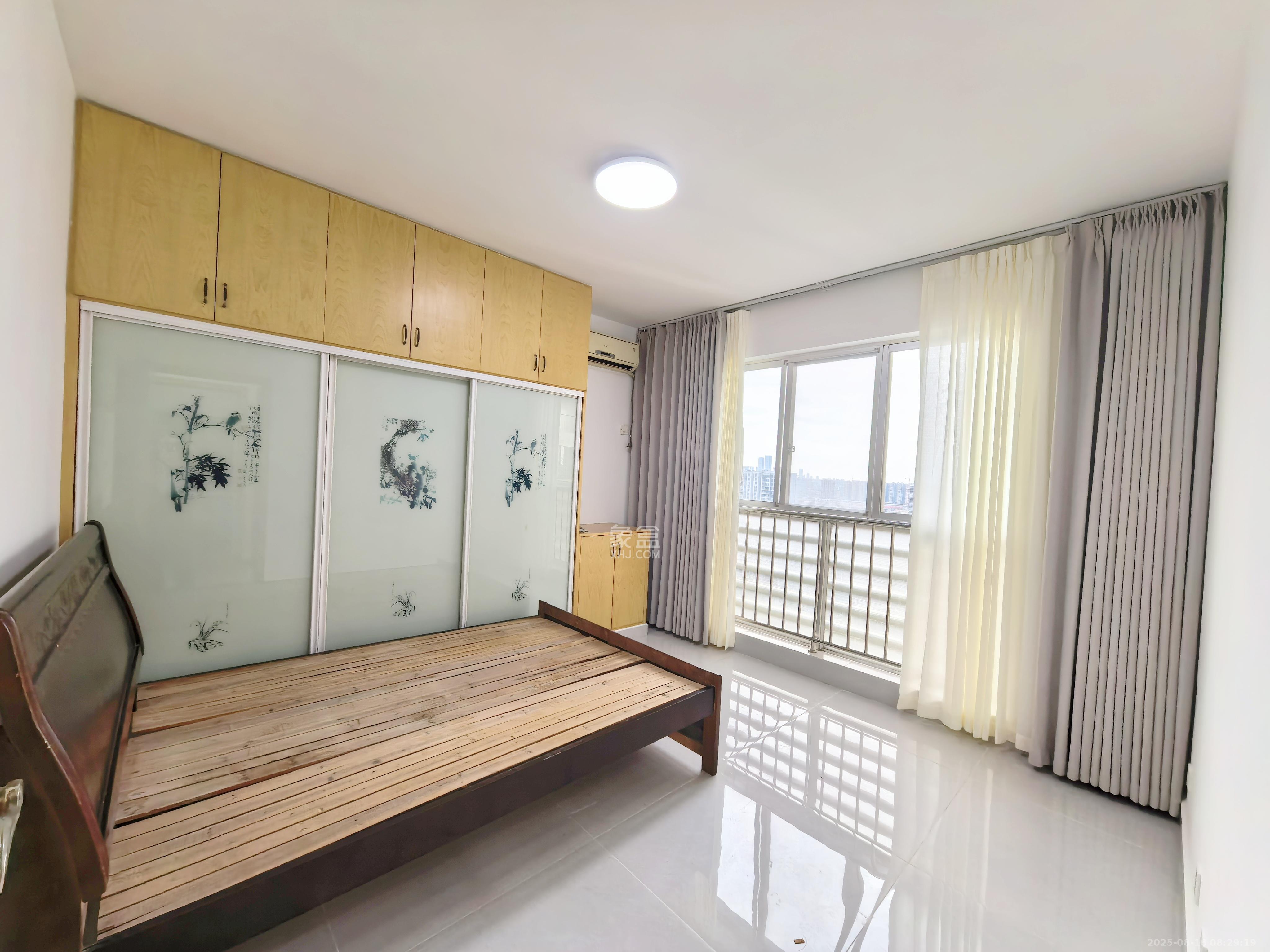 华菱新城地标  3室2厅1卫   2200.00元/月室内图