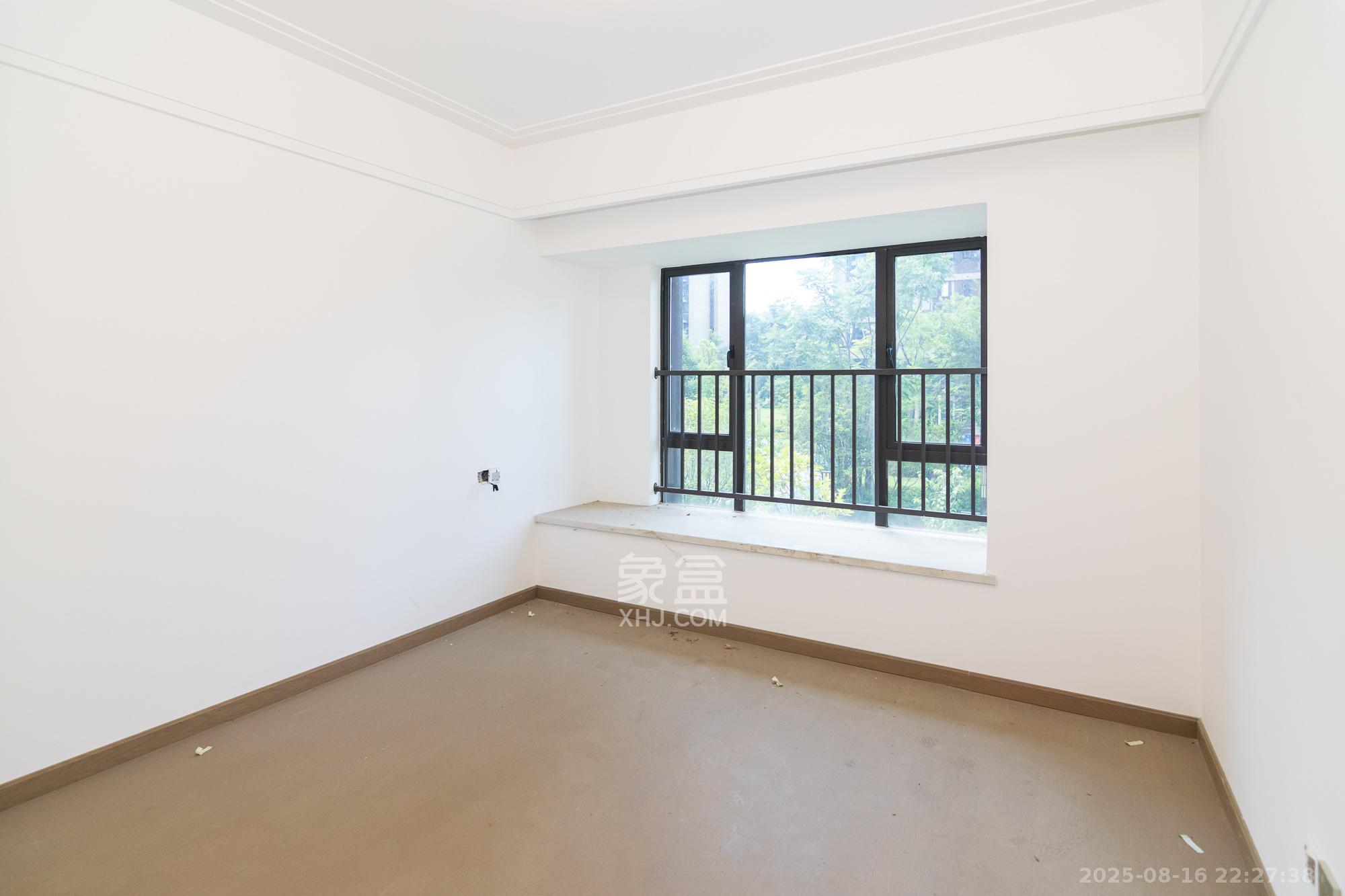 阳光城联利悦澜府  4室2厅2卫    93.0万 阳光城联利悦澜府  4室2厅2卫    93.0万卧室