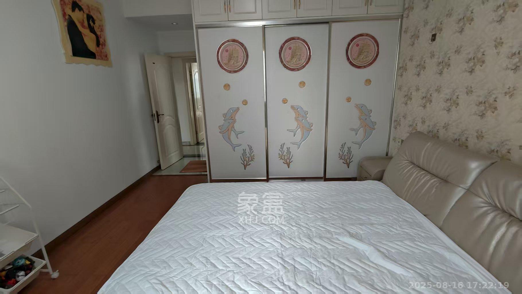 阳光丽城一期  4室2厅2卫   4000.00元/月室内图