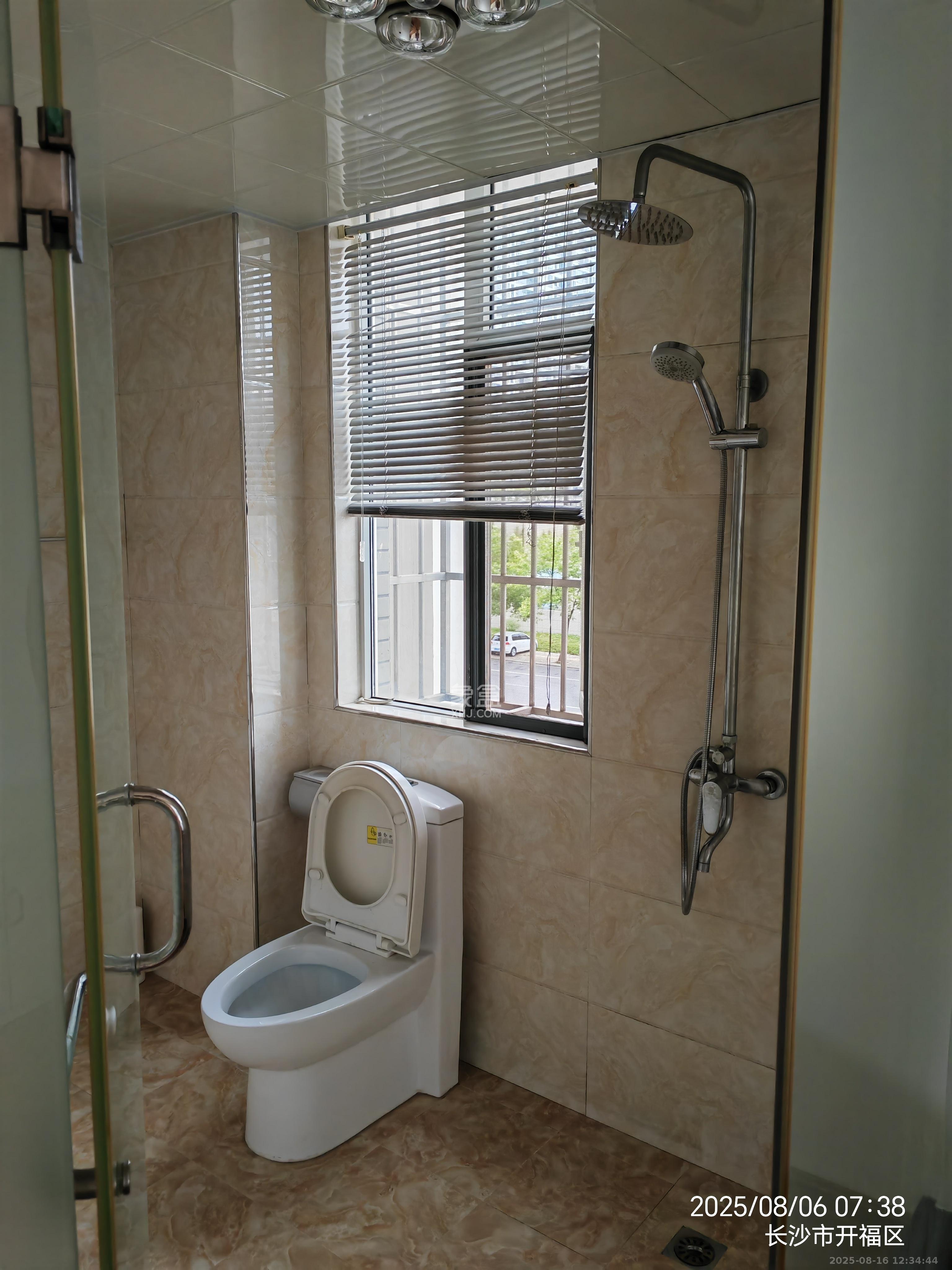 湘瑞嘉园  4室2厅2卫    3200.0元/月室内图