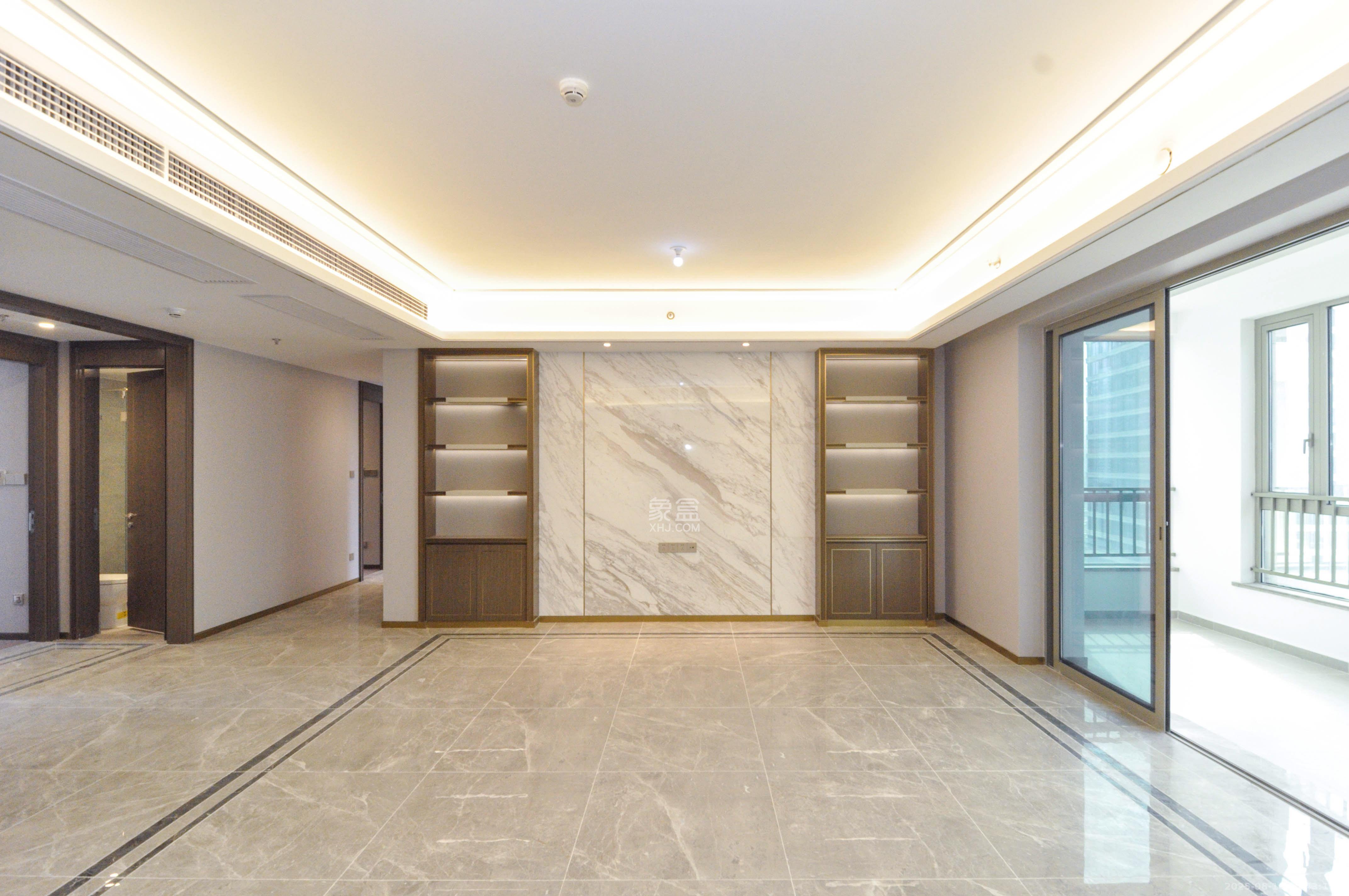 梅溪湖金茂湾  4室2厅2卫    458.0万 梅溪湖金茂湾  4室2厅2卫    458.0万客厅