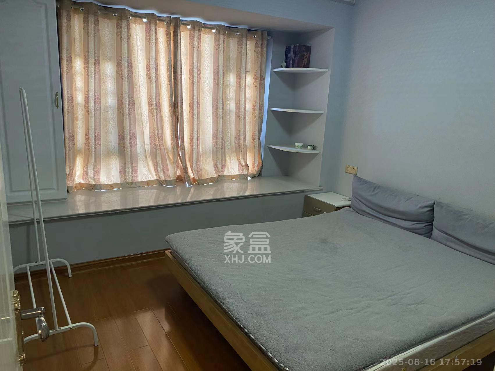 骏景豪庭  4室2厅2卫   2000.00元/月室内图