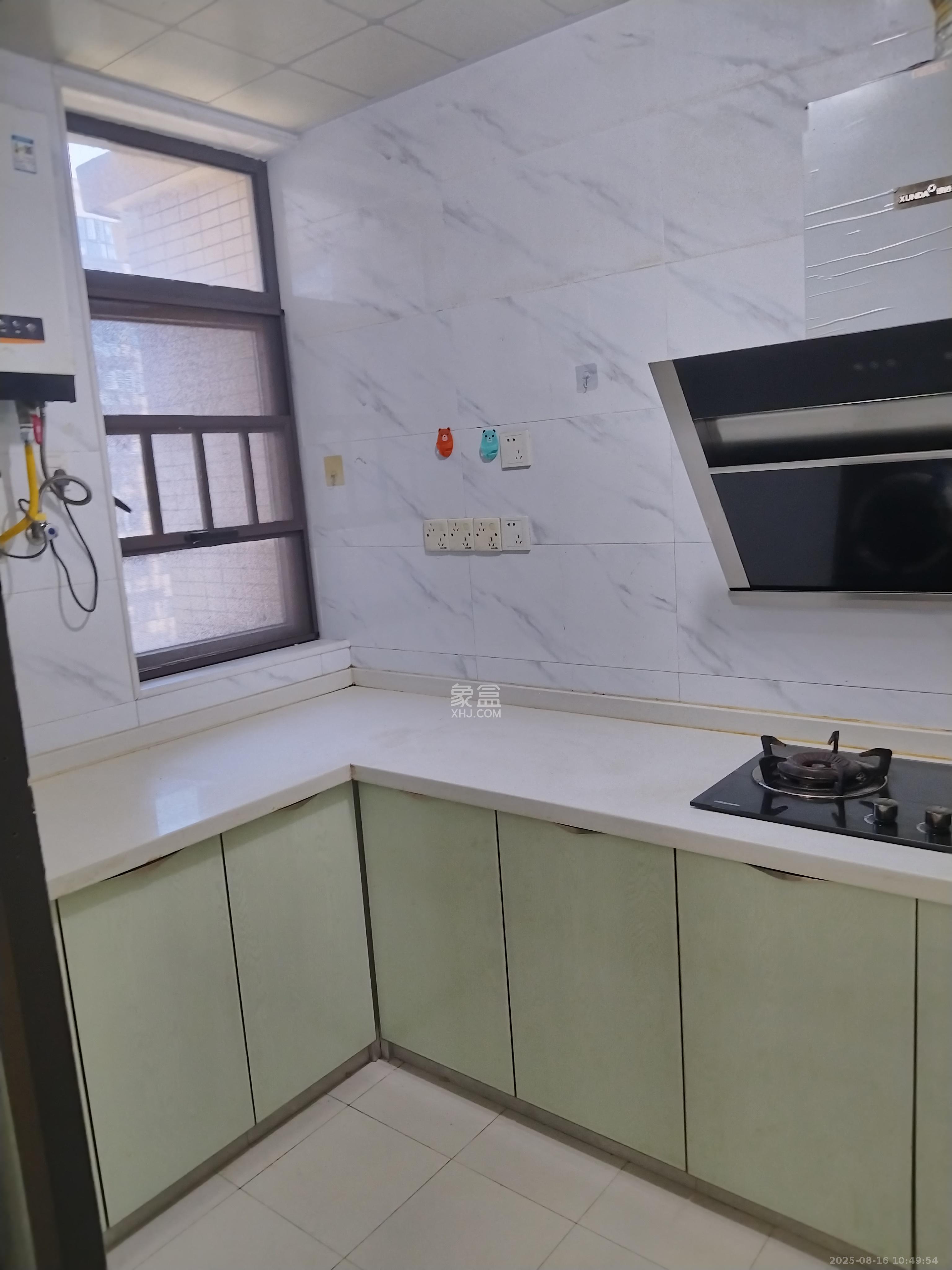 福天藏郡院子  3室2厅2卫    2100.0元/月 福天藏郡院子  3室2厅2卫    2100.0元/月室内图