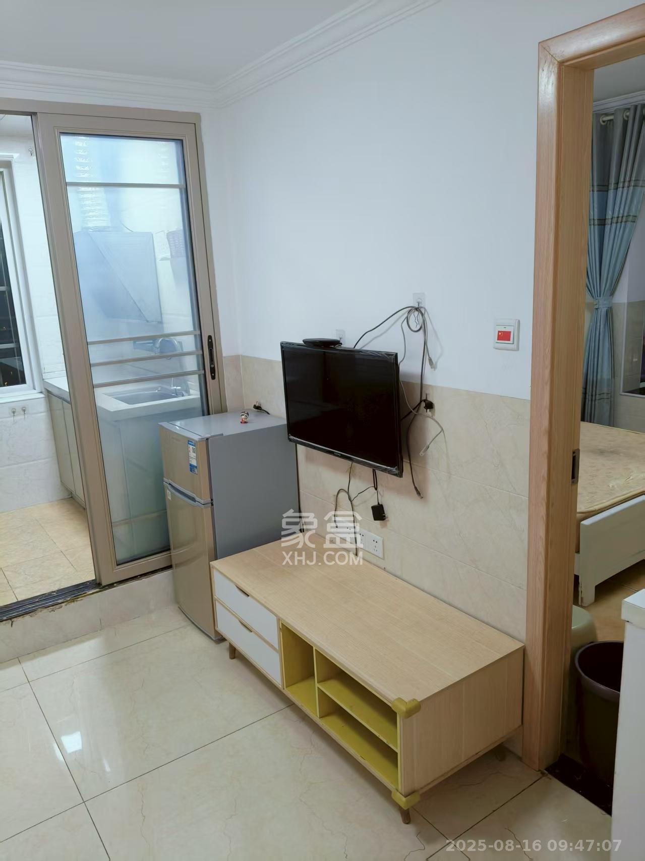 和润园一、二期  1室1厅1卫    1200.0元/月室内图