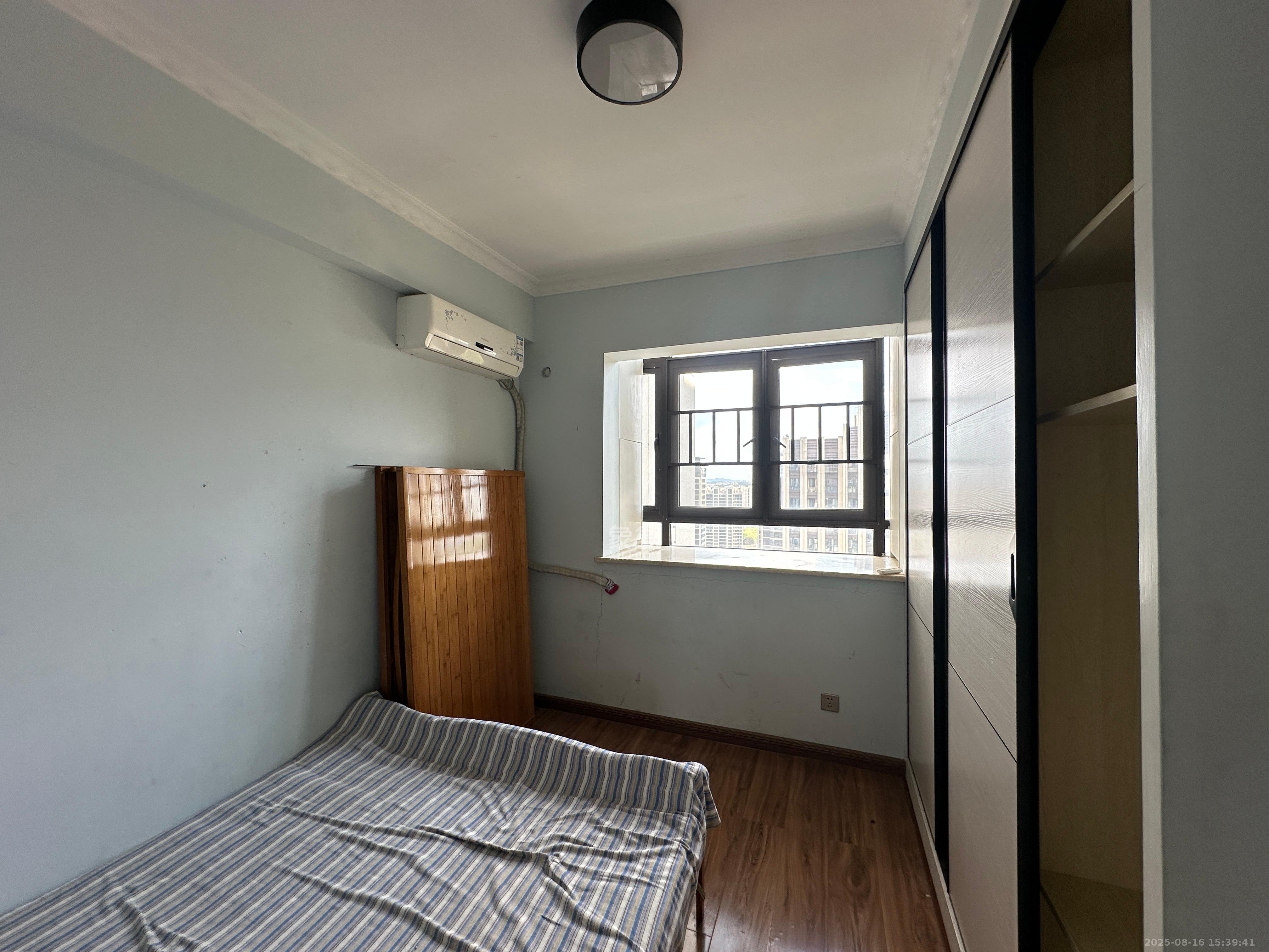 绿地之窗 3室2厅2卫 2700.0元/月 绿地之窗 3室2厅2卫 2700.0元/月室内图