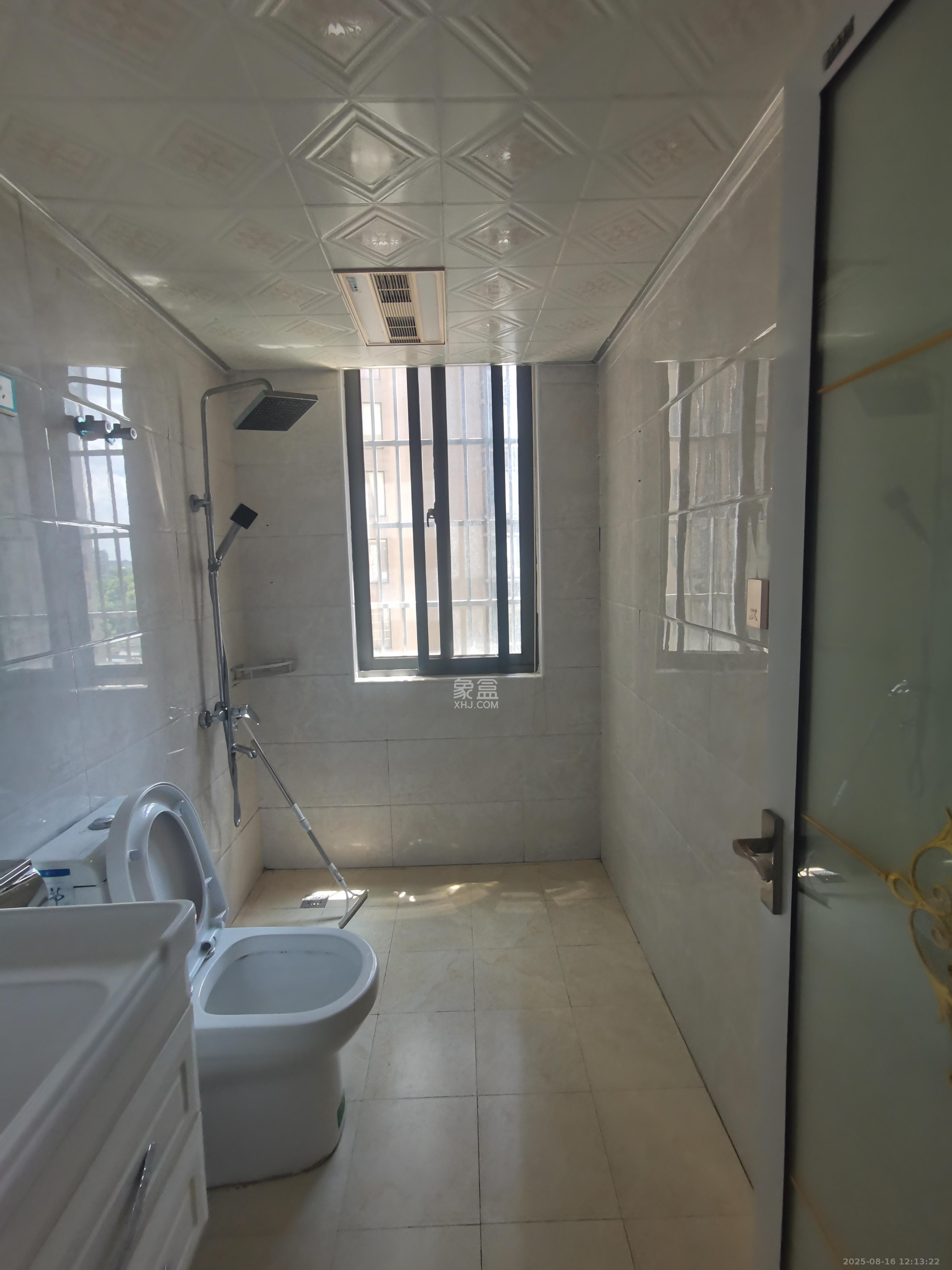 鑫远御文台一期  3室2厅2卫    3100.0元/月 鑫远御文台一期  3室2厅2卫    3100.0元/月室内图