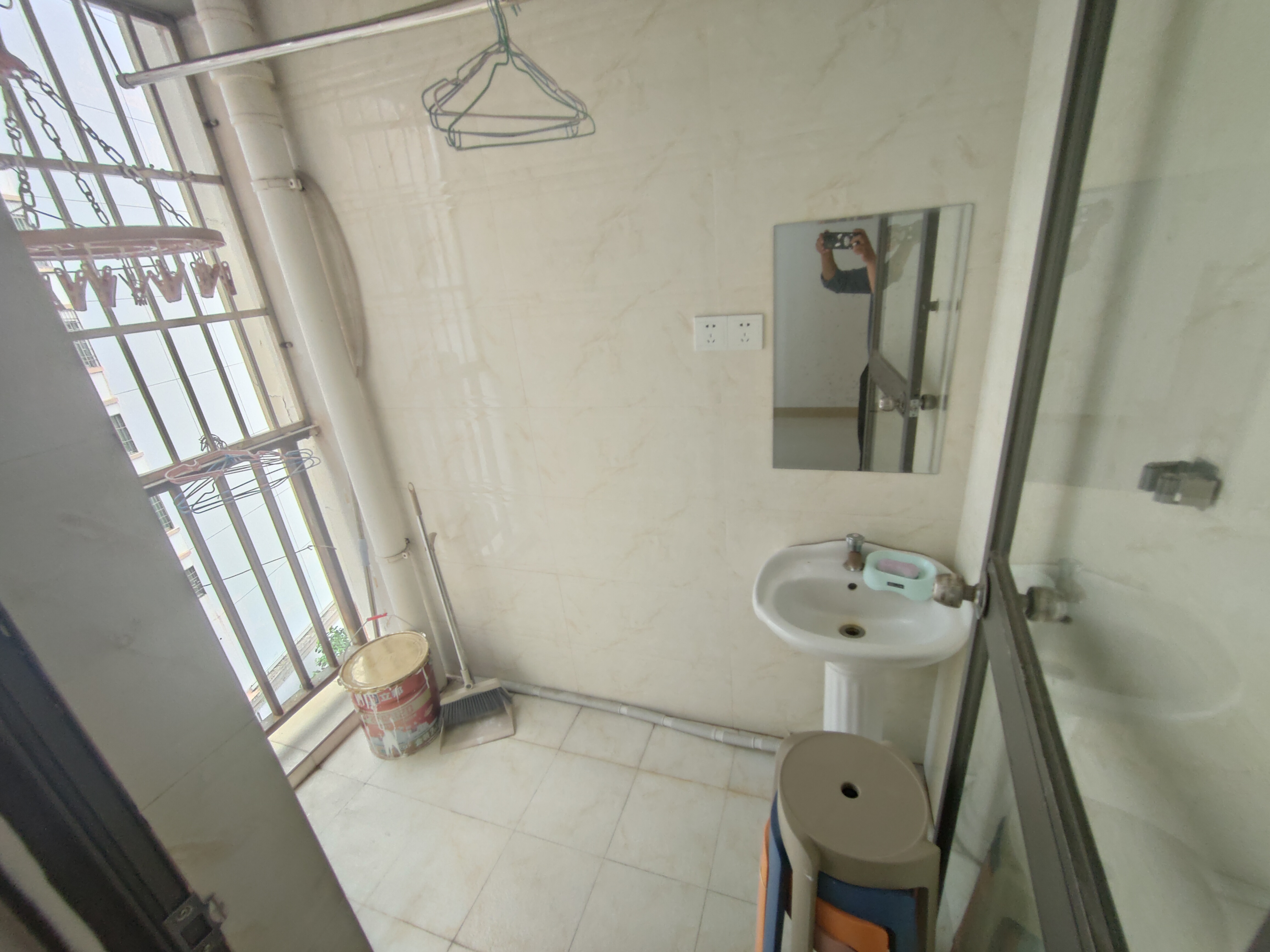 宜家广场  2室1厅1卫    63.0万 宜家广场  2室1厅1卫    63.0万客厅