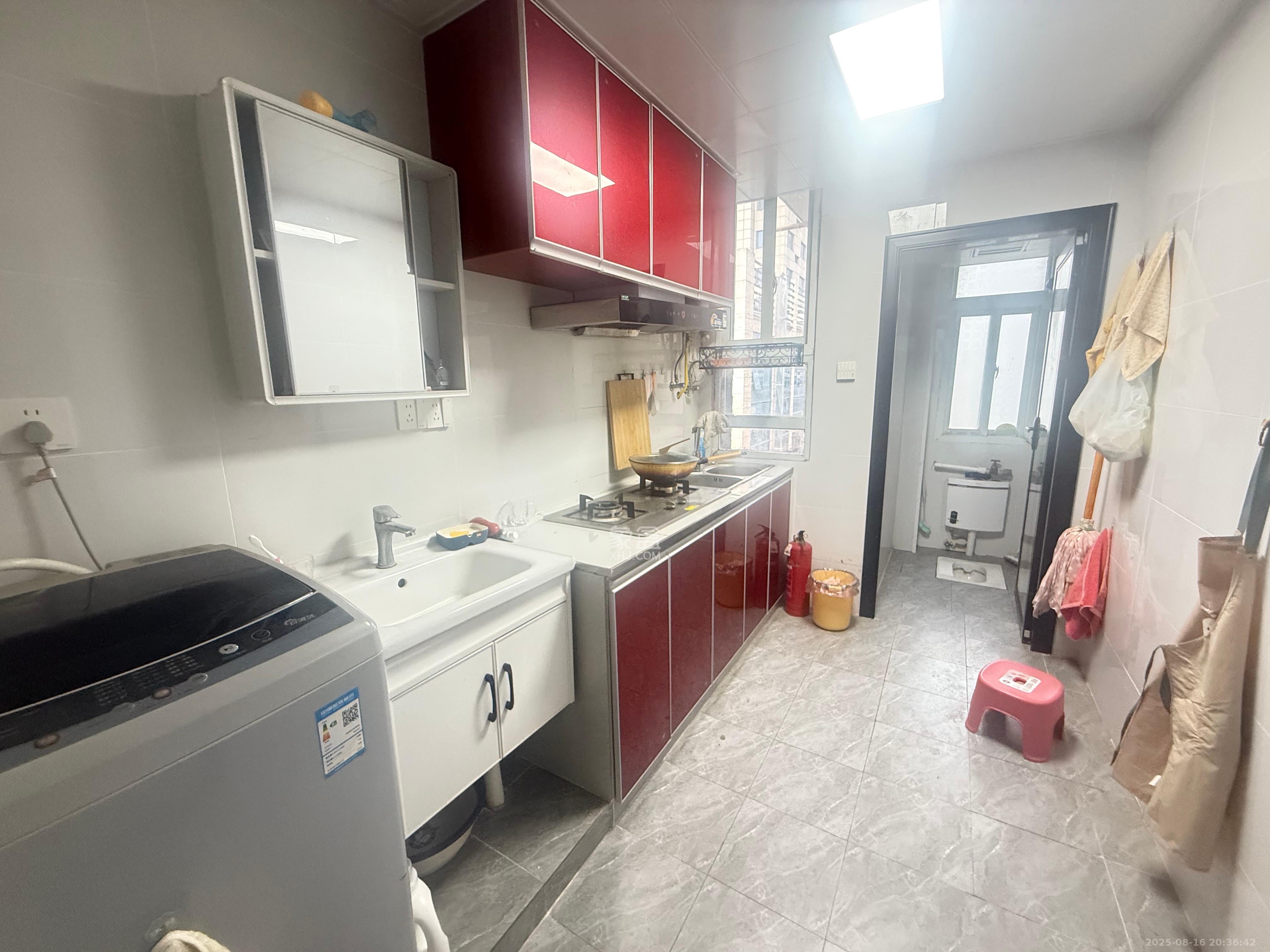 德政园 3室2厅2卫 2300.0元/月 德政园 3室2厅2卫 2300.0元/月室内图