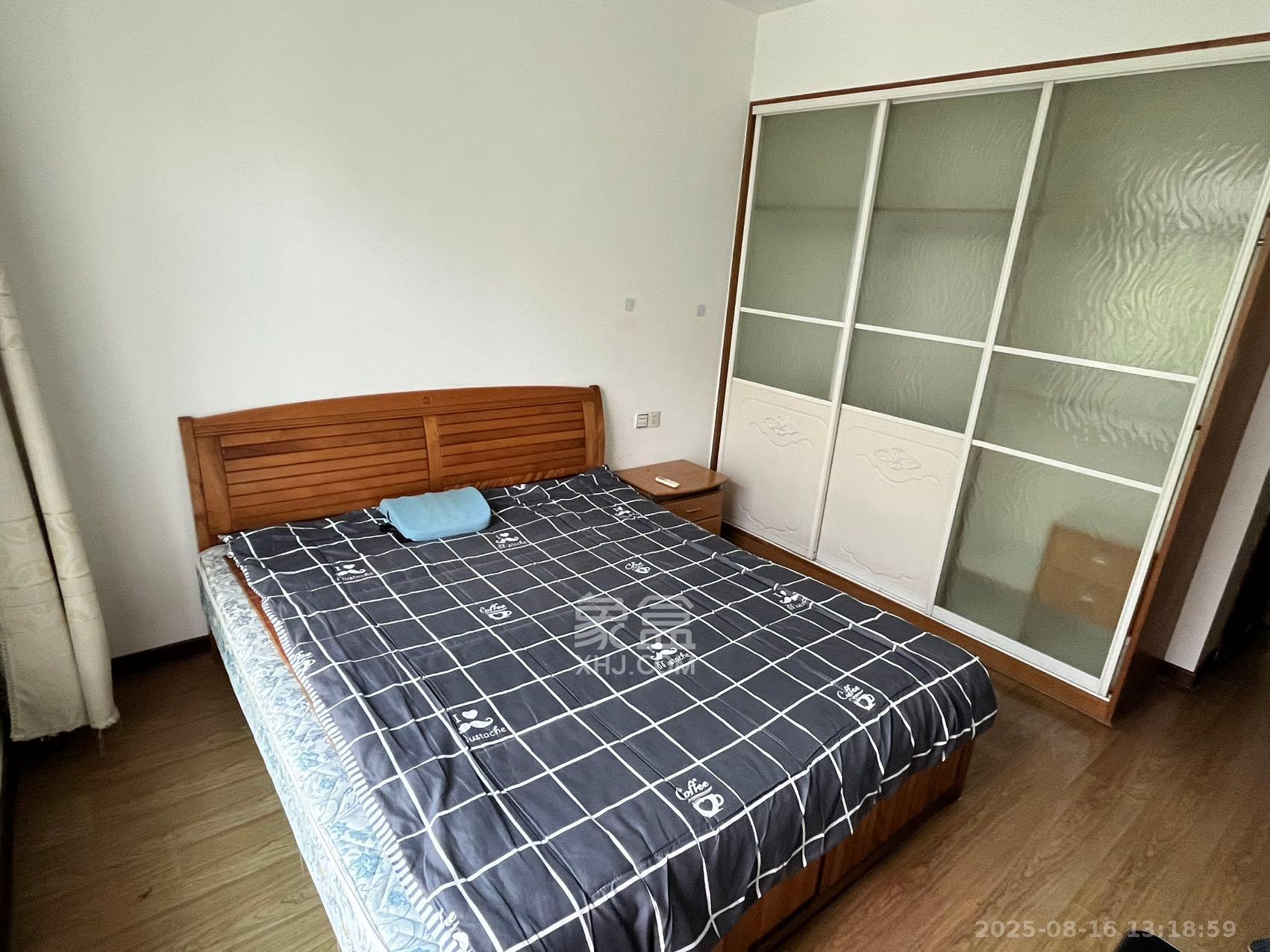 洞井一小区 4室2厅1卫 2200.0元/月 洞井一小区 4室2厅1卫 2200.0元/月室内图