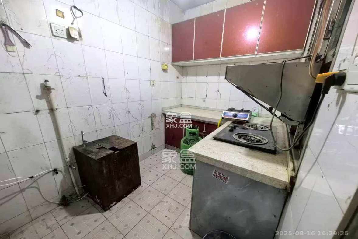 寿星街社区 3室2厅1卫 1800.0元/月 寿星街社区 3室2厅1卫 1800.0元/月室内图