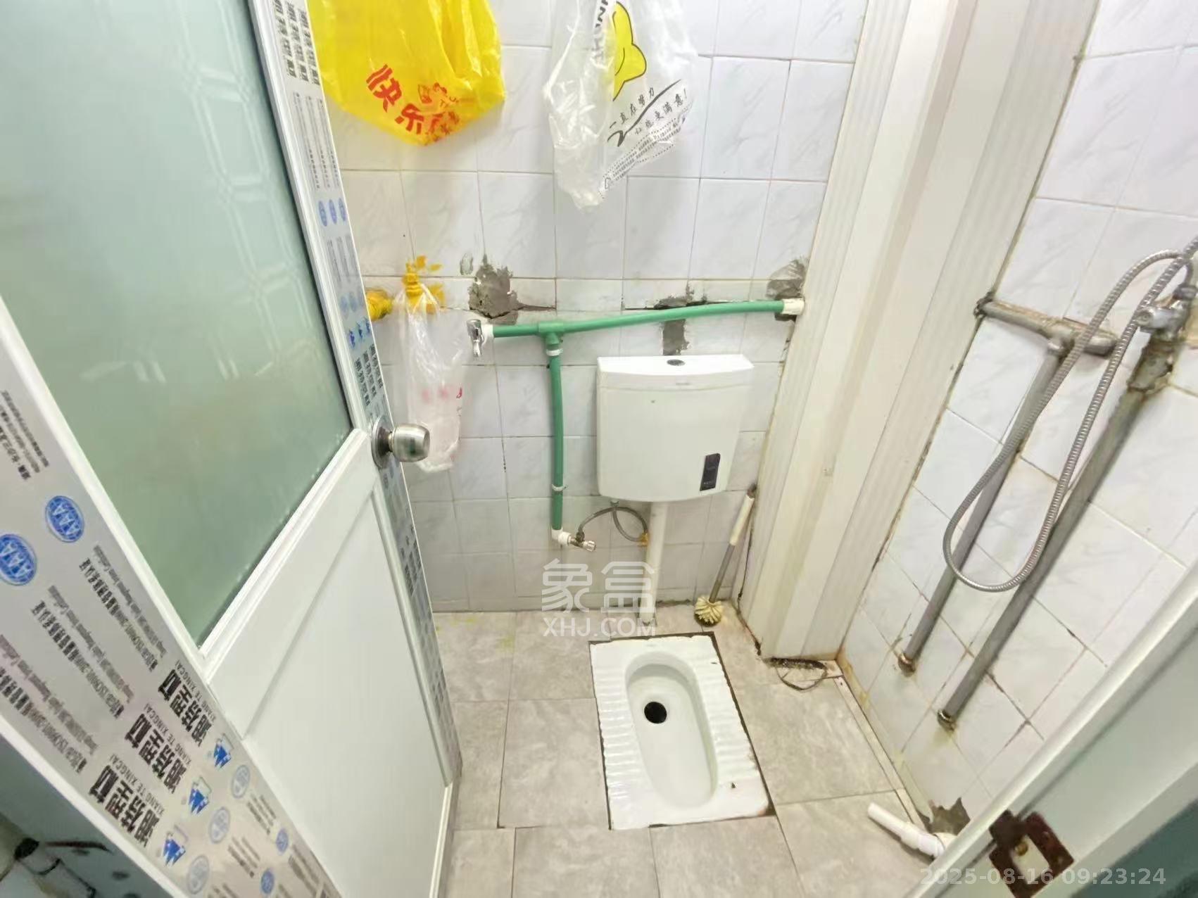 水泵厂宿舍  3室1厅1卫   1300.00元/月室内图