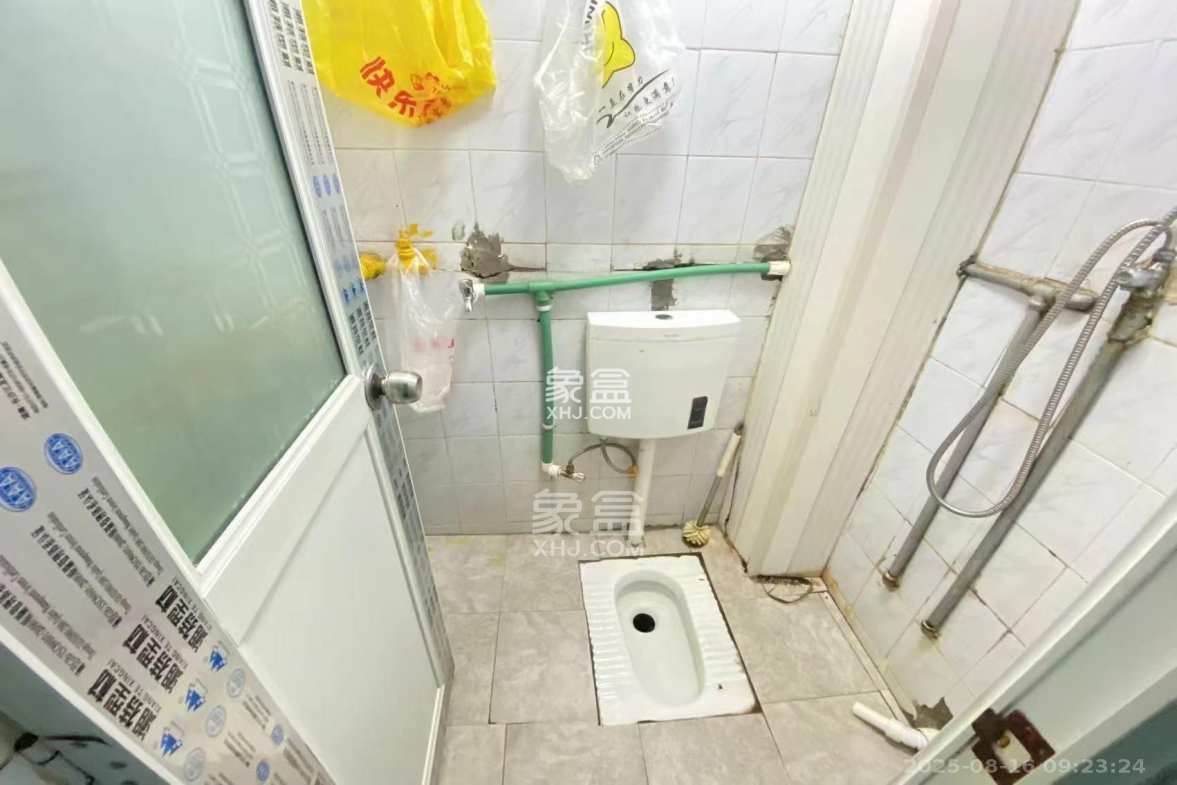 水泵厂宿舍 3室1厅1卫 1300.0元/月 水泵厂宿舍 3室1厅1卫 1300.0元/月室内图