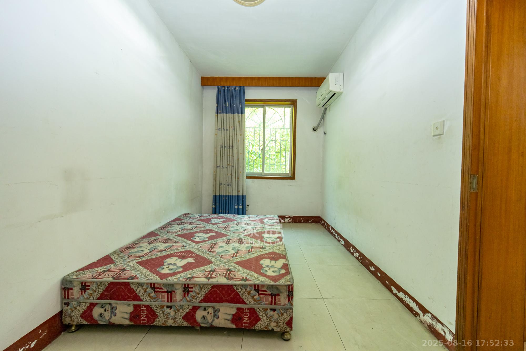 中南汽车世界  3室2厅1卫    36.8万 中南汽车世界  3室2厅1卫    36.8万卧室