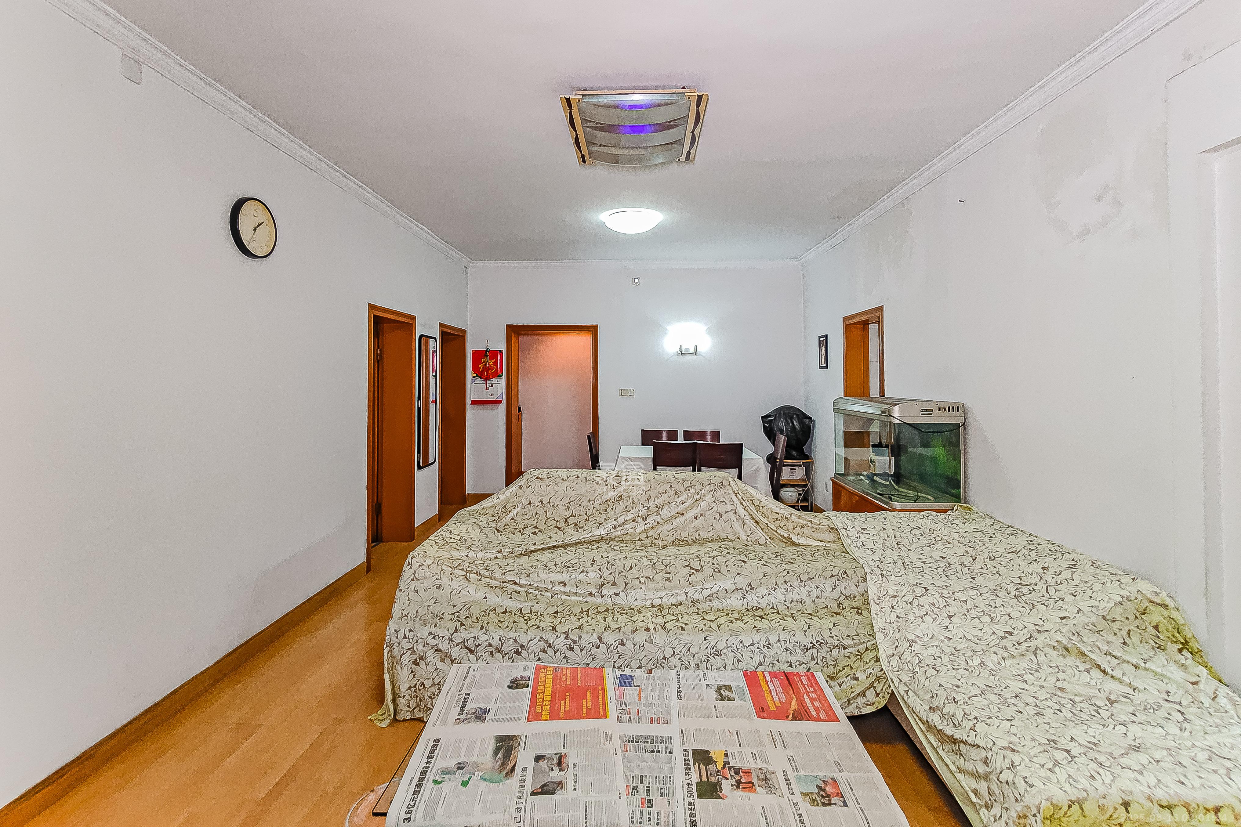 石子冲巷  3室2厅1卫    67.0万客厅