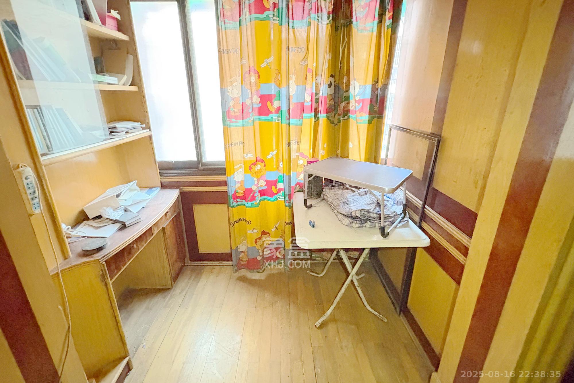 新富城  3室2厅1卫   105.00万阳台