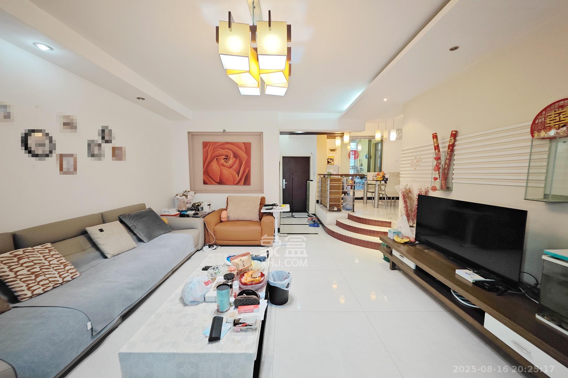 亚华香舍花都  1室2厅2卫    168.0万 亚华香舍花都  1室2厅2卫    168.0万客厅