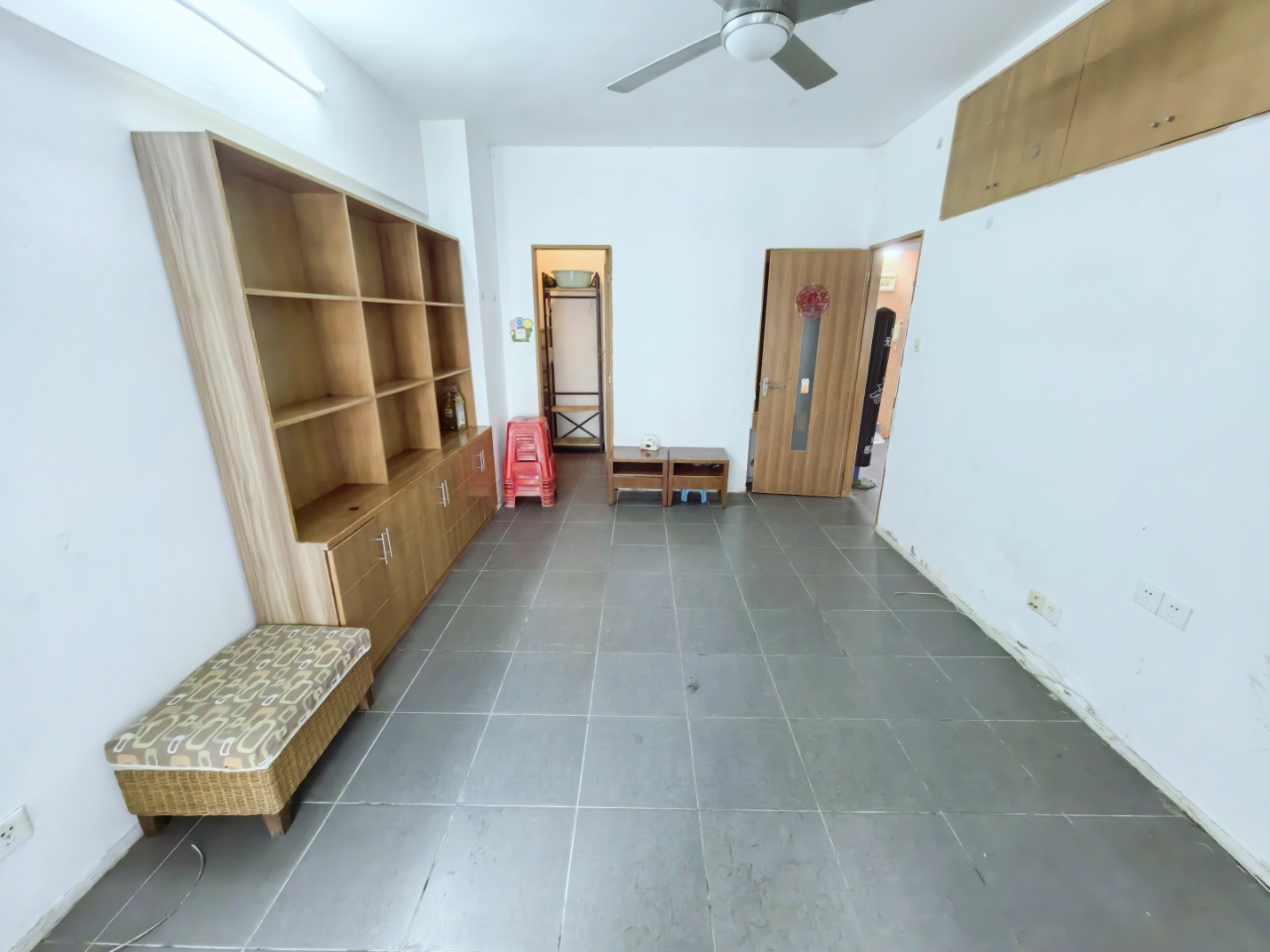绅蓝都市  2室1厅1卫   1700.00元/月室内图