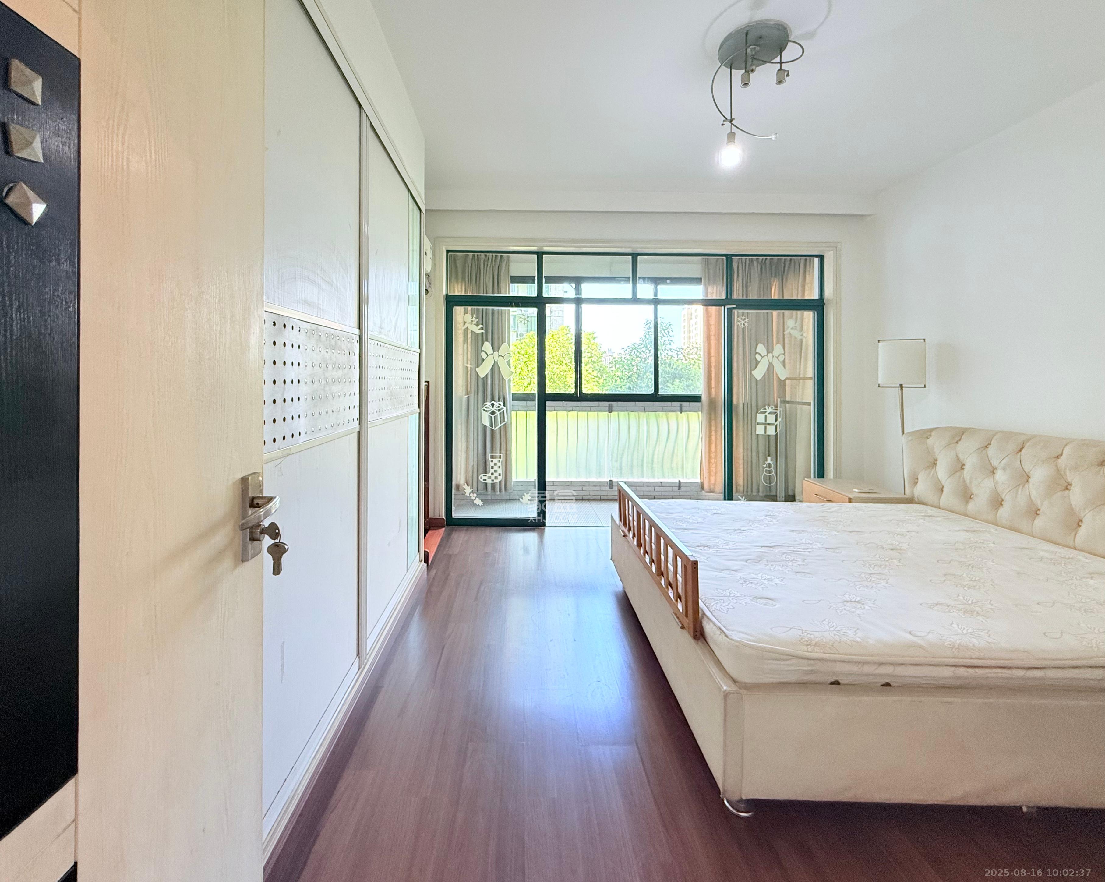 华盛家园  3室2厅2卫    2300.0元/月 华盛家园  3室2厅2卫    2300.0元/月室内图