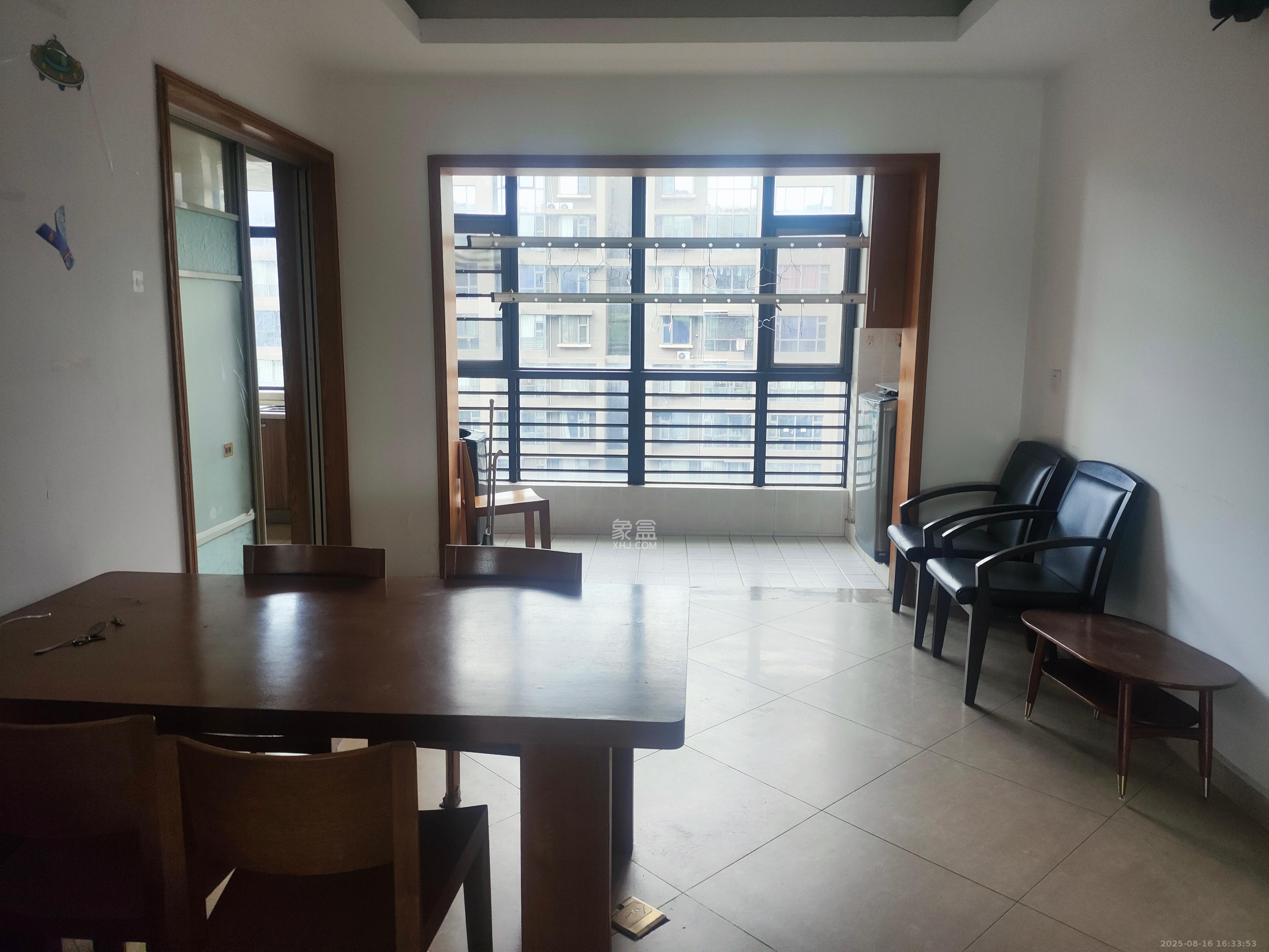 和卉家园 4室2厅2卫 4500.0元/月 和卉家园 4室2厅2卫 4500.0元/月室内图