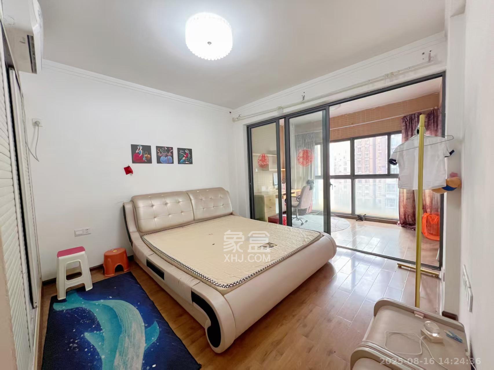 中城丽景香山园 3室2厅1卫 3300.0元/月 中城丽景香山园 3室2厅1卫 3300.0元/月室内图