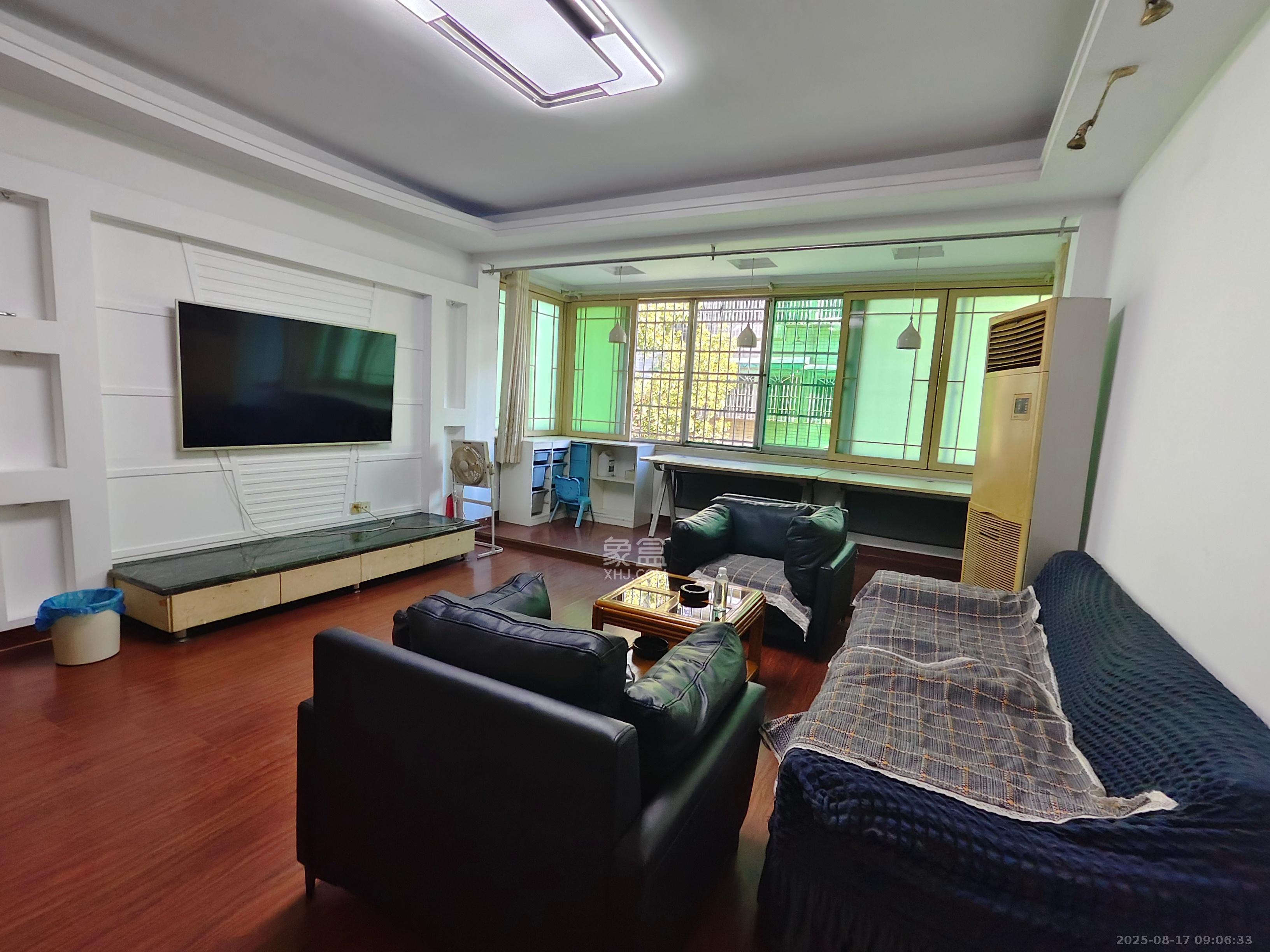 德邦新村  3室2厅2卫    1800.0元/月 德邦新村  3室2厅2卫    1800.0元/月