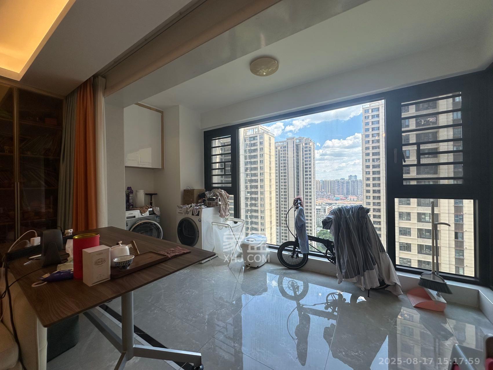 龙湖铂金中心(龙湖春江郦城) 3室2厅2卫 5600.0元/月 龙湖铂金中心(龙湖春江郦城) 3室2厅2卫 5600.0元/月室内图