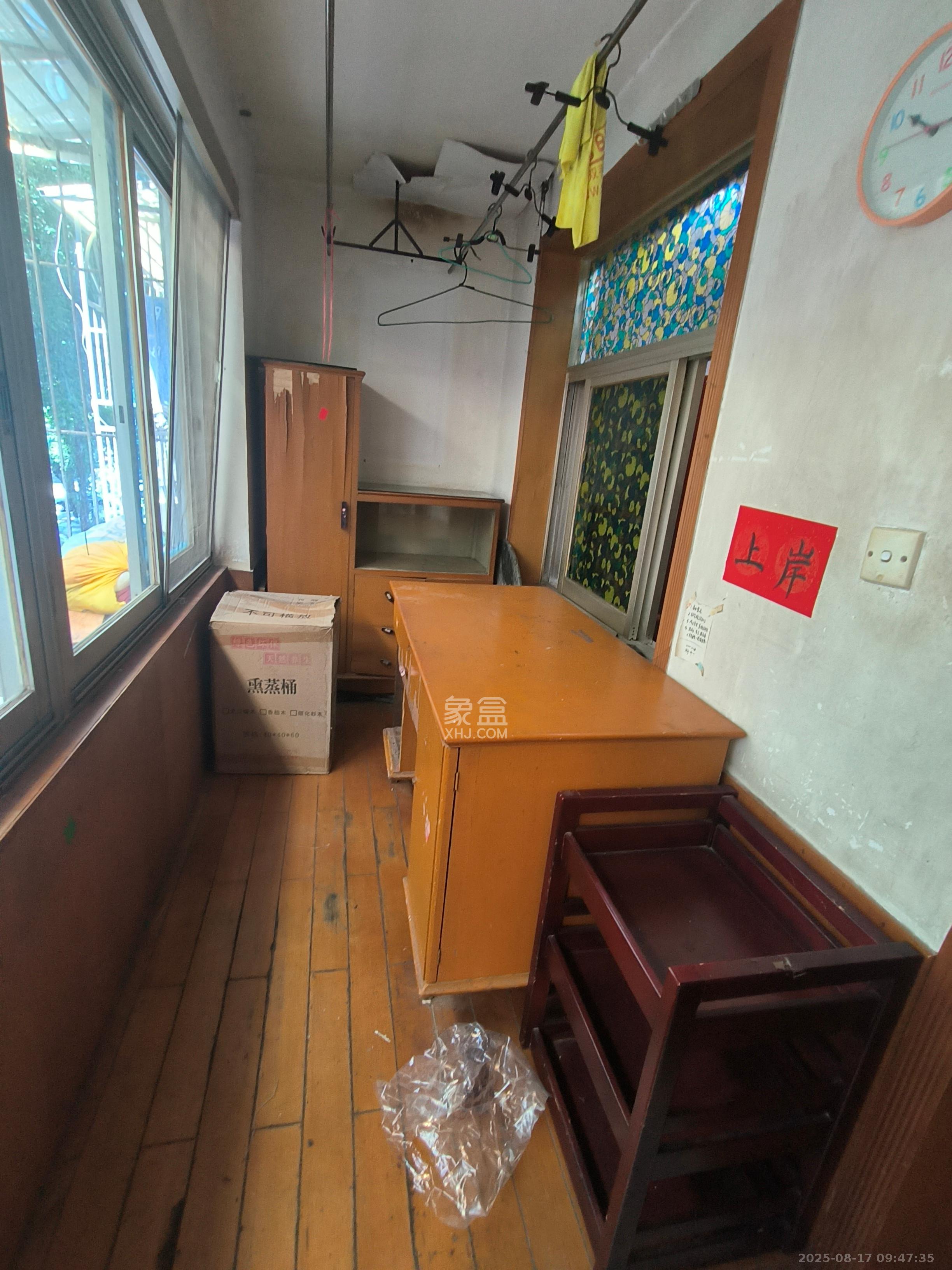 植物油宿舍  2室1厅1卫    1600.0元/月 植物油宿舍  2室1厅1卫    1600.0元/月室内图