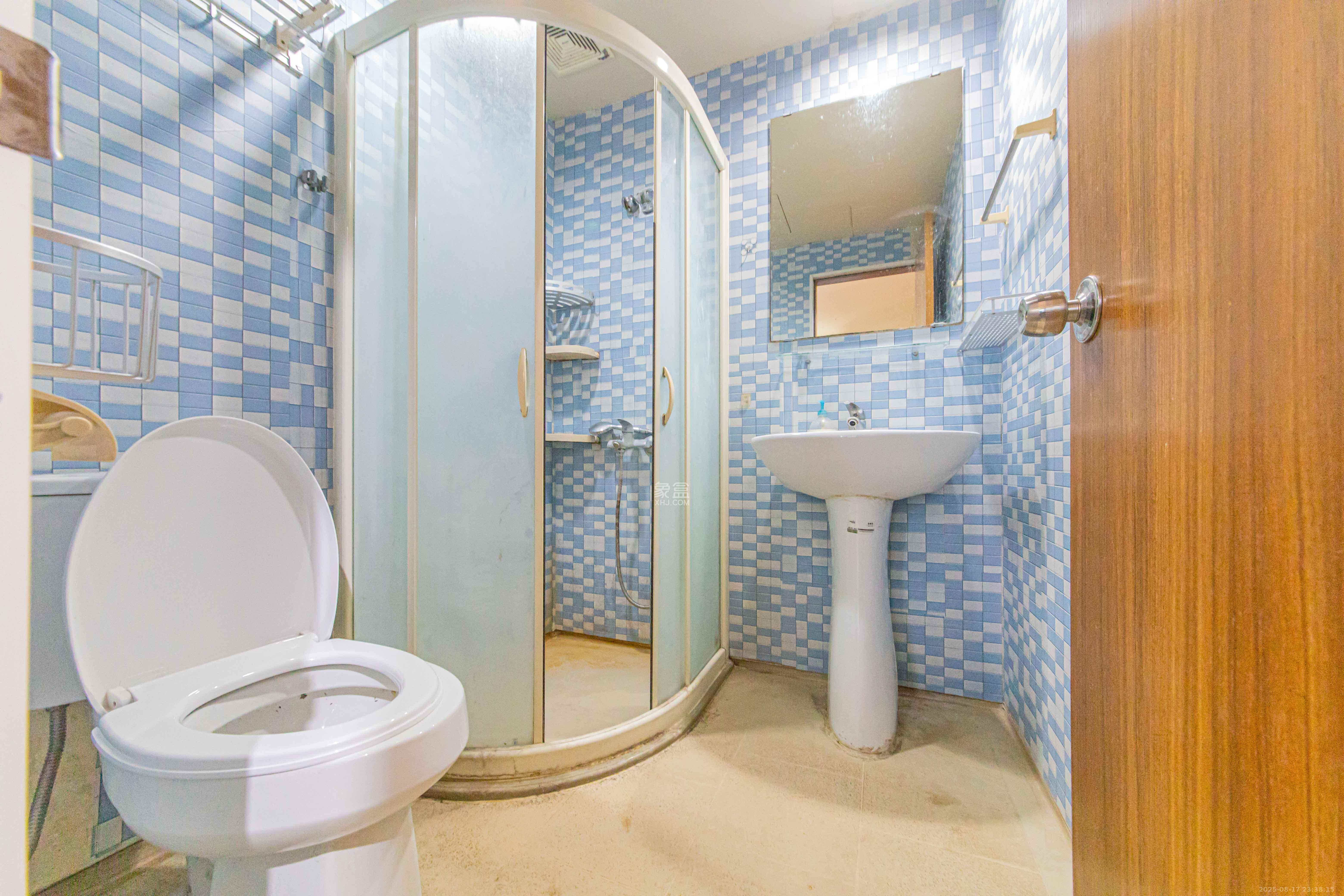 花漾年华（桂花园）  2室2厅1卫   62.00万卫生间