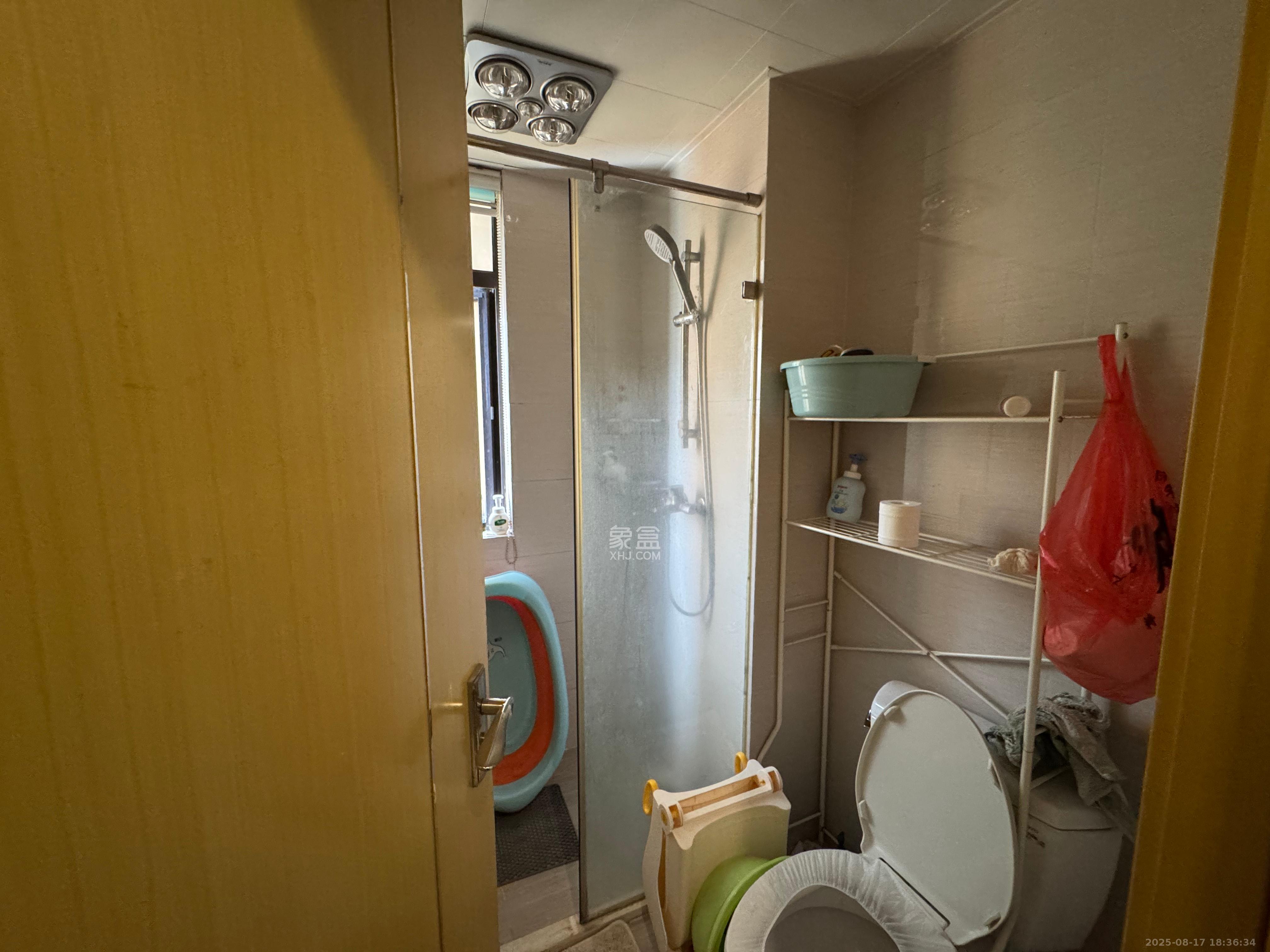 中海国际四期 3室2厅1卫 2300.0元/月 中海国际四期 3室2厅1卫 2300.0元/月室内图