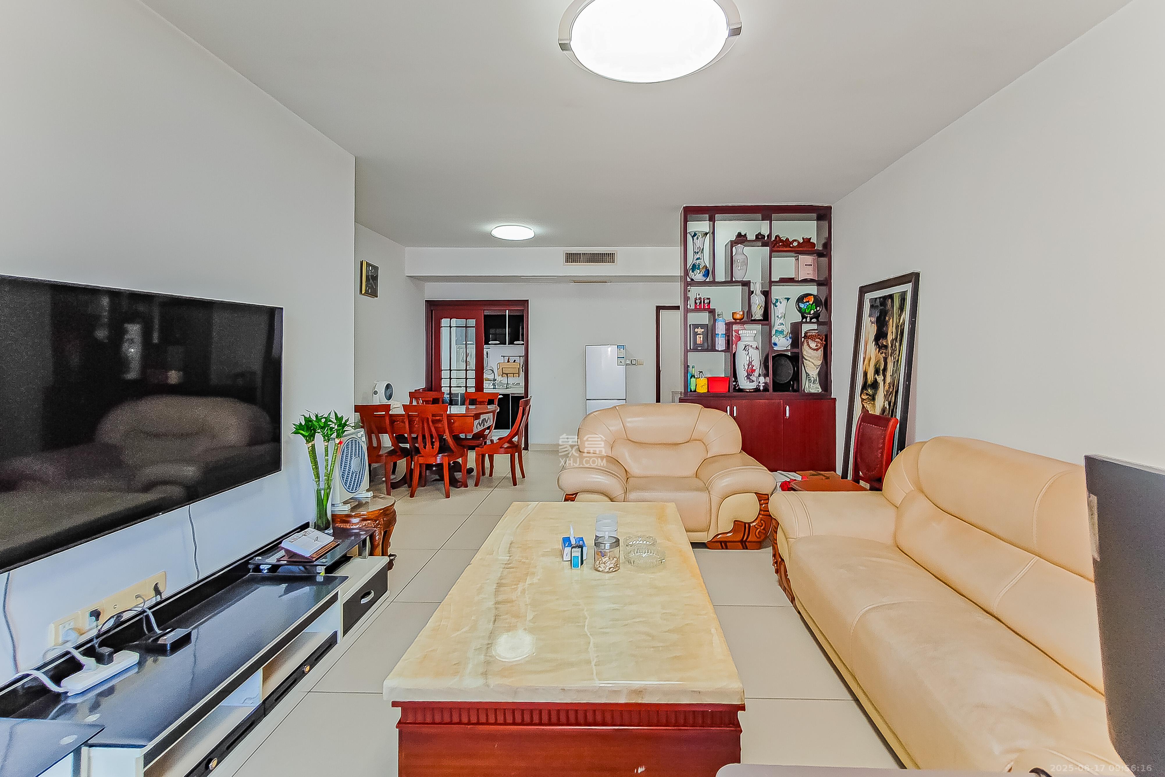 书院观邸  3室2厅2卫    170.0万 书院观邸  3室2厅2卫    170.0万客厅