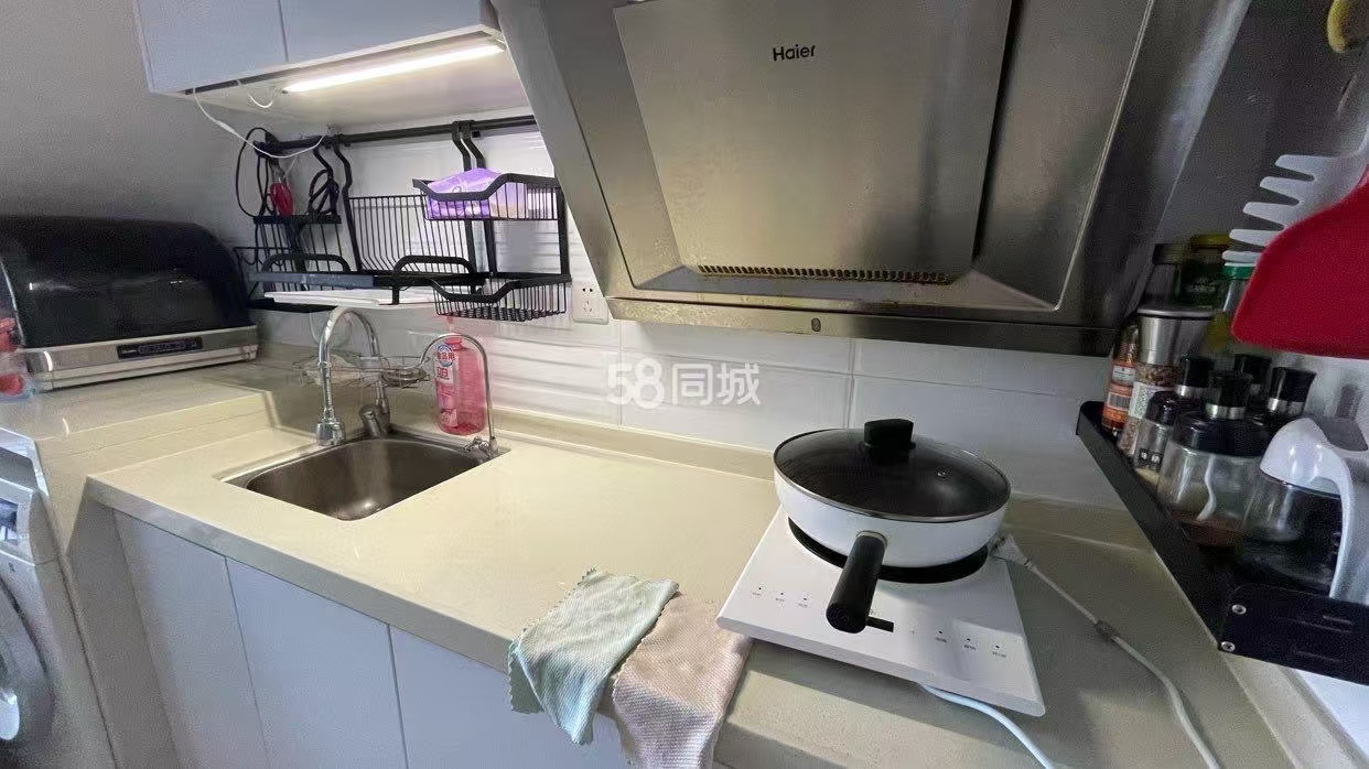 保利中央海岸一二期  1室1厅1卫   2200.00元/月室内图