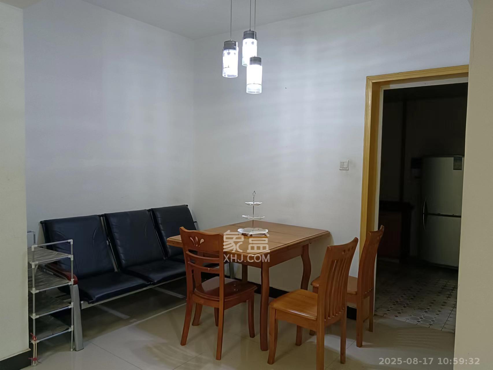 天城湖光山色 2室2厅1卫 1800.0元/月 天城湖光山色 2室2厅1卫 1800.0元/月室内图